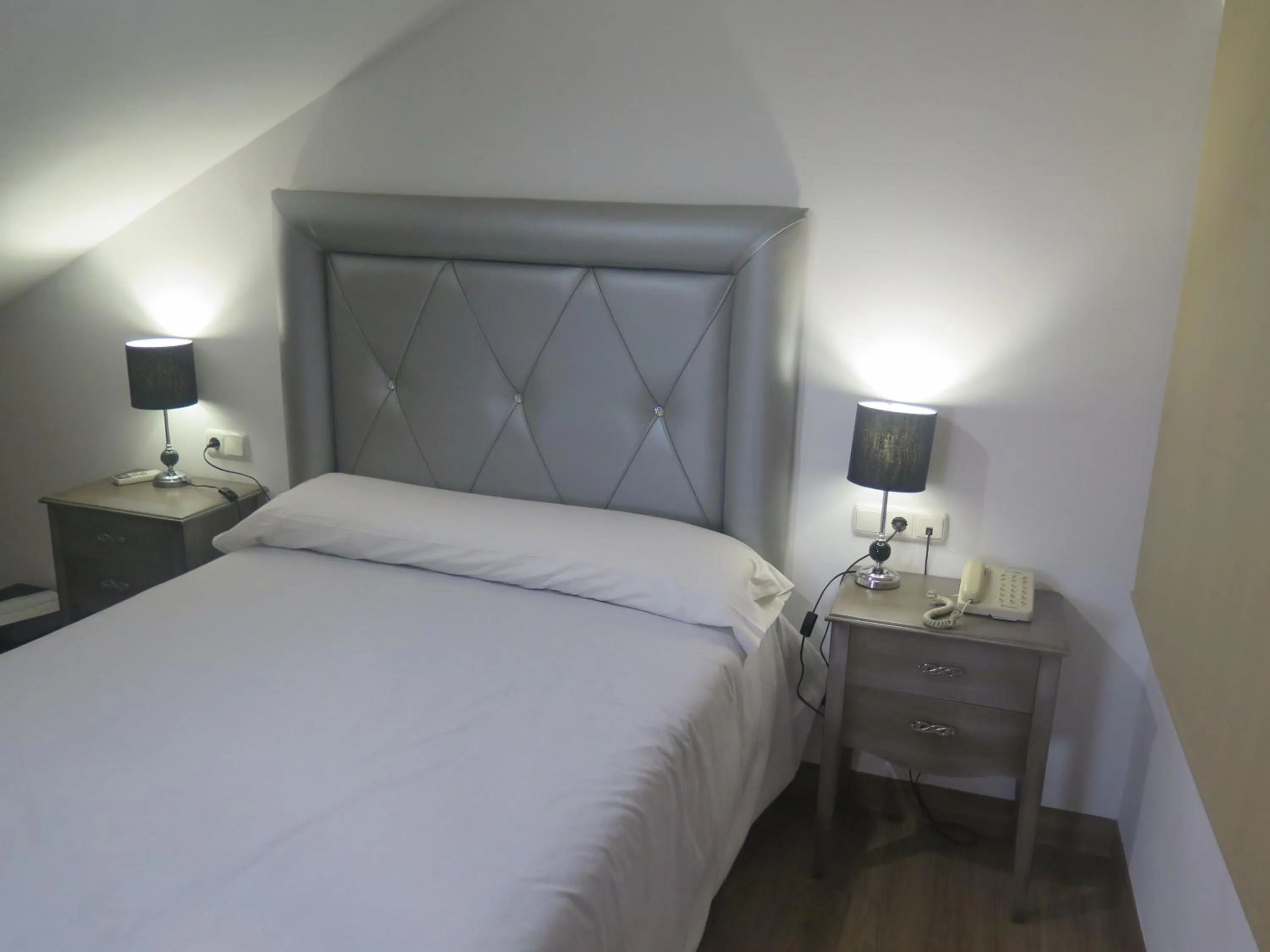 Bed in Hotel Restaurante Boabdil