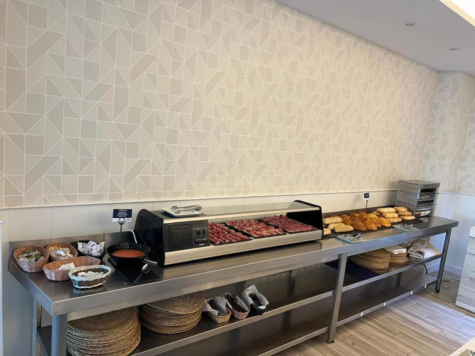 Buffet breakfast in Hotel Restaurante Boabdil