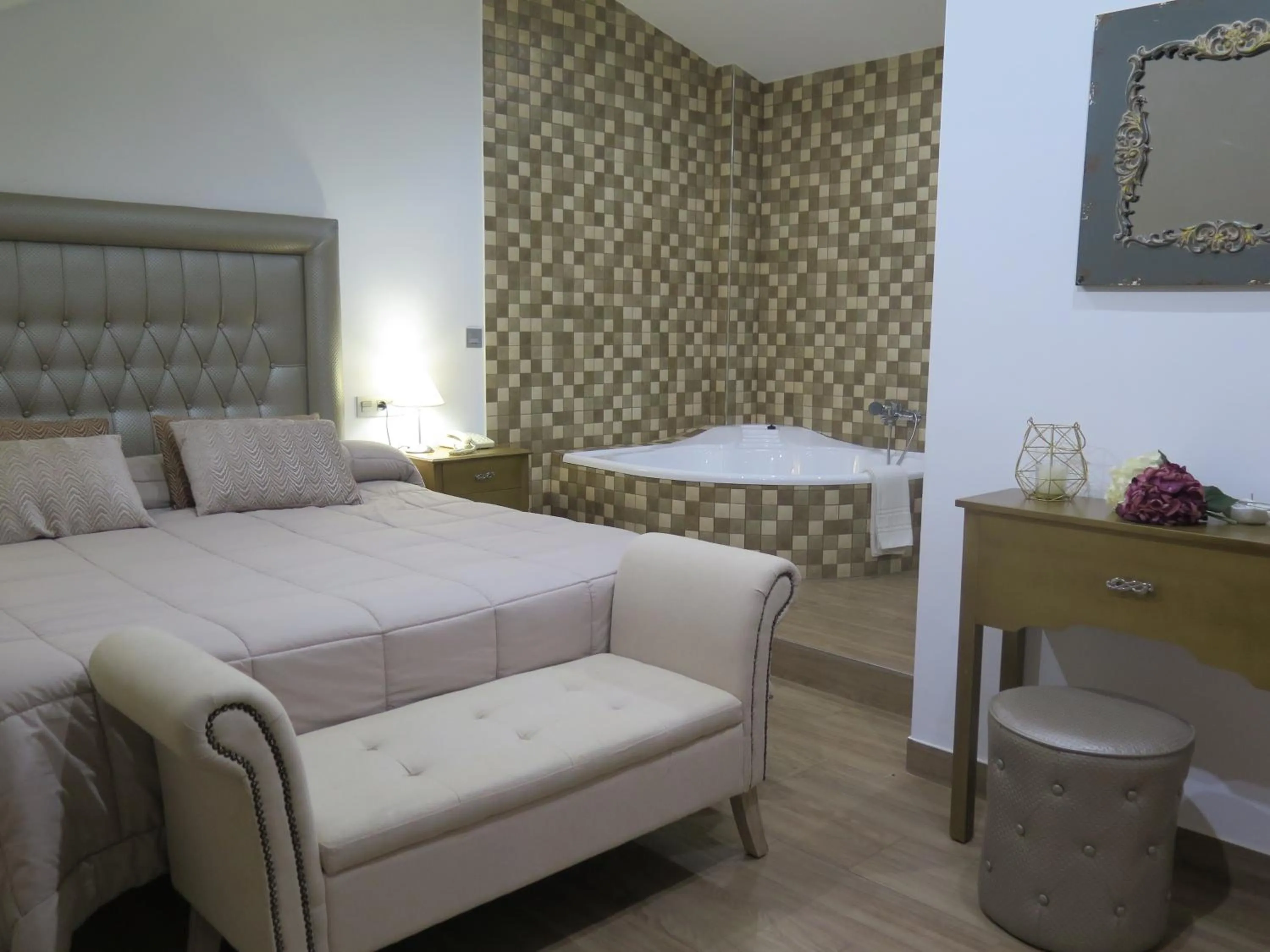 Bed in Hotel Restaurante Boabdil