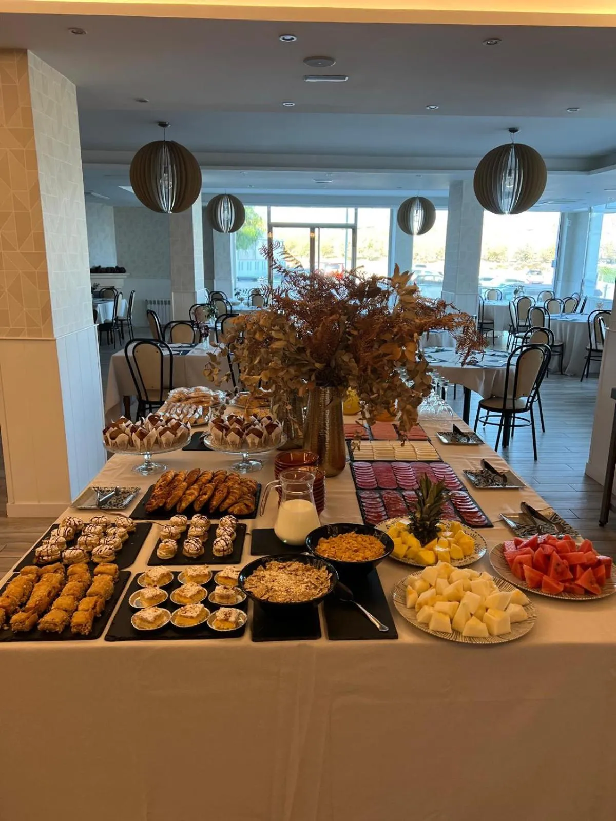 Buffet breakfast in Hotel Restaurante Boabdil