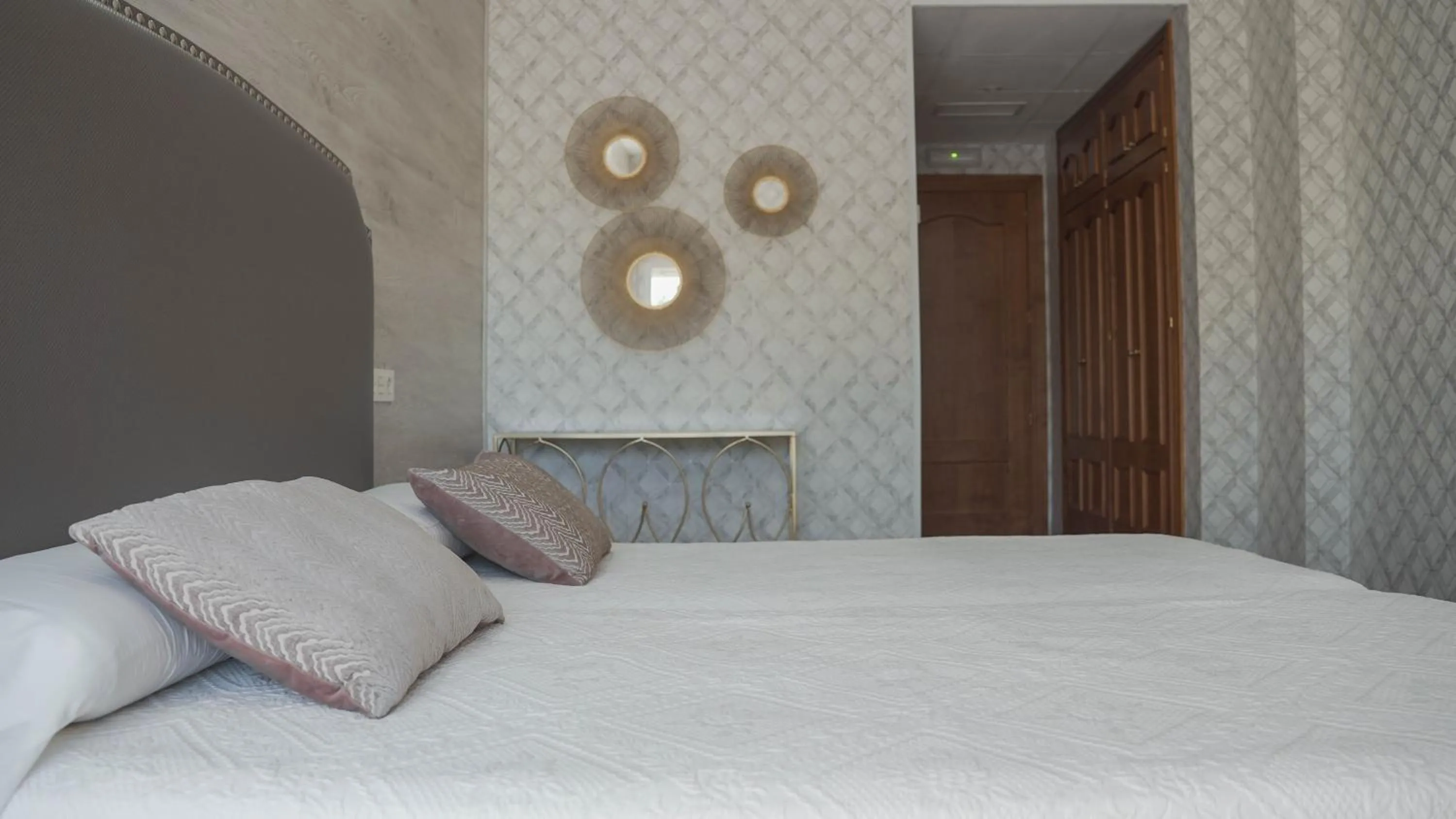 Bed in Hotel Restaurante Boabdil