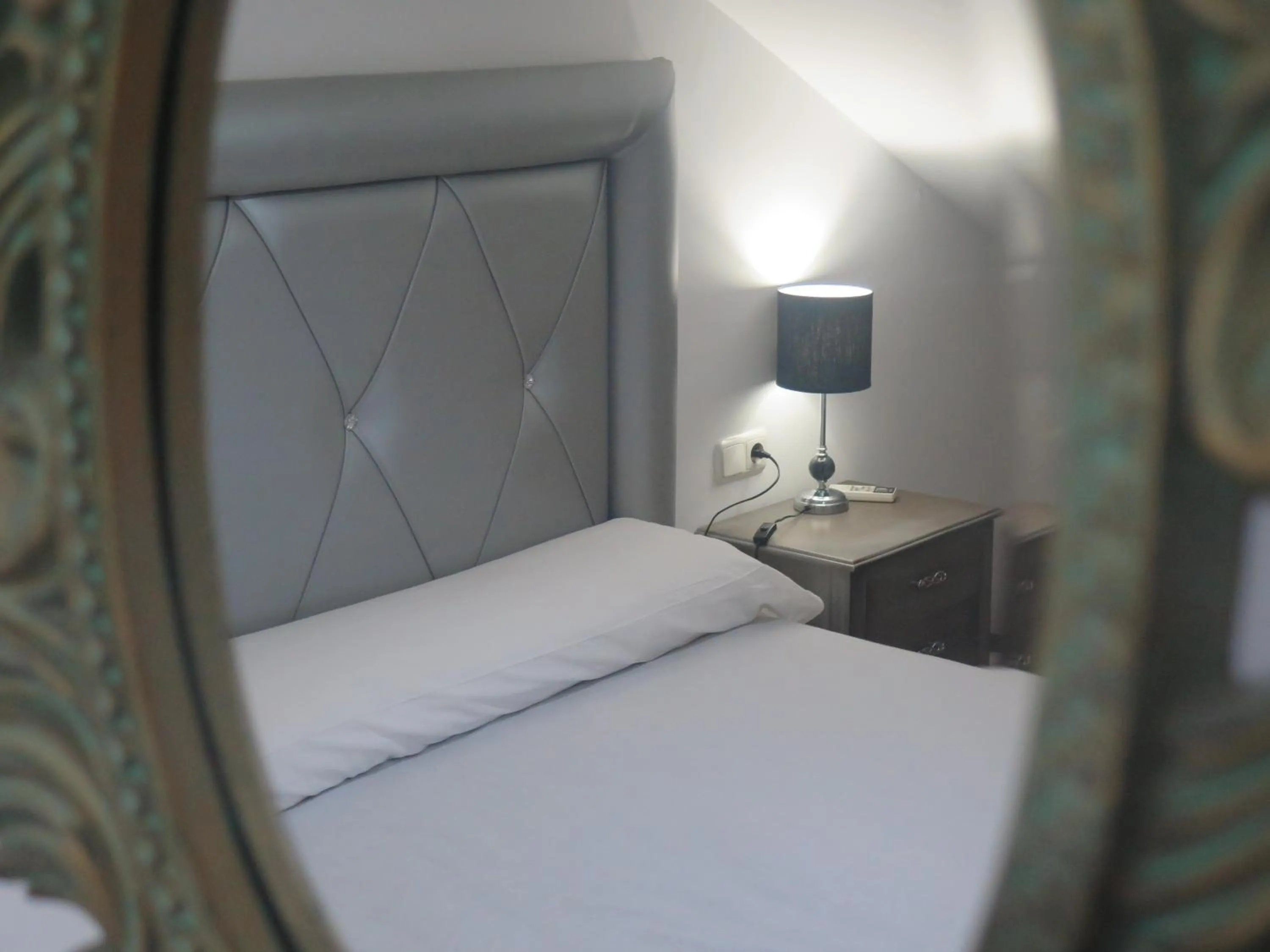 Bed in Hotel Restaurante Boabdil