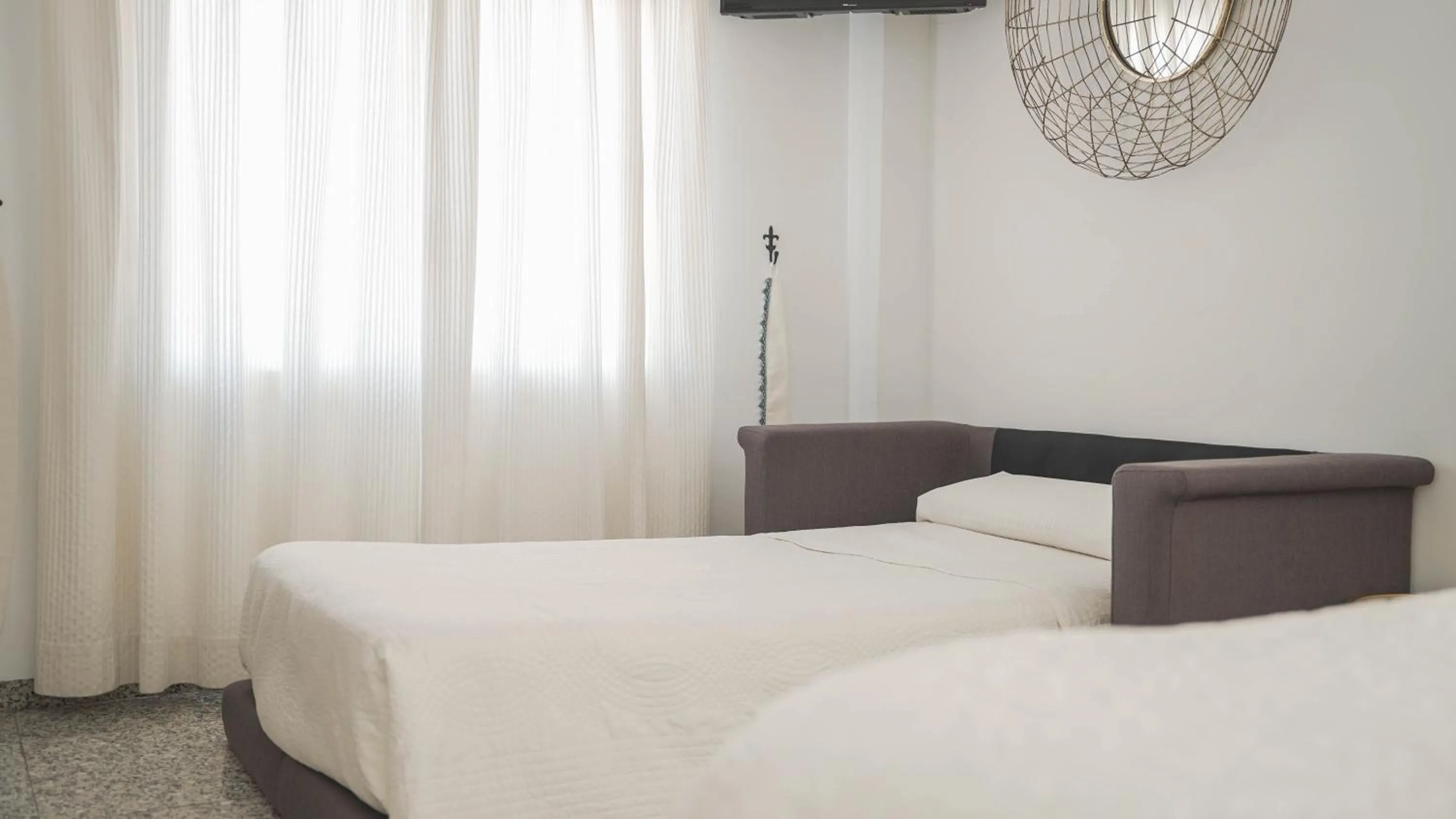 Photo of the whole room, Bed in Hotel Restaurante Boabdil