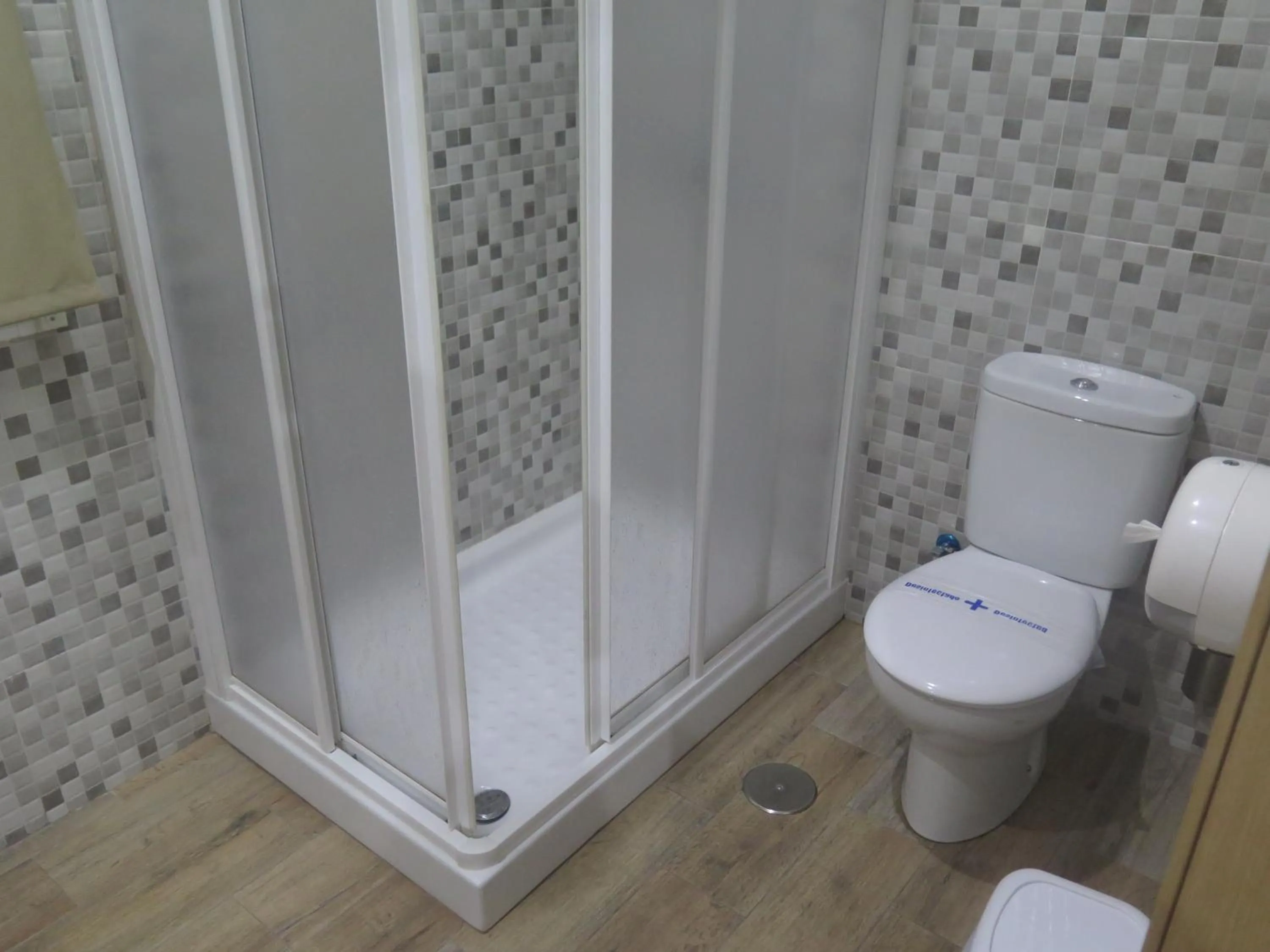 Bathroom in Hotel Restaurante Boabdil