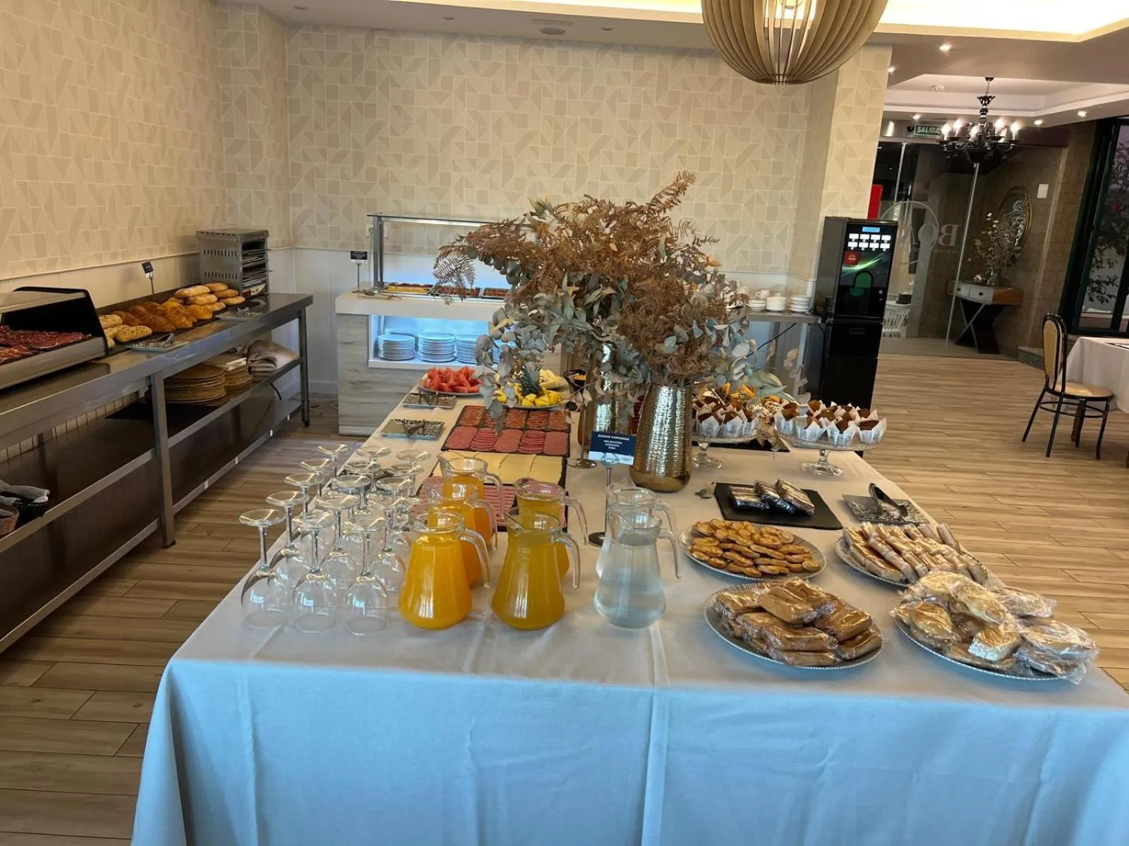 Buffet breakfast in Hotel Restaurante Boabdil