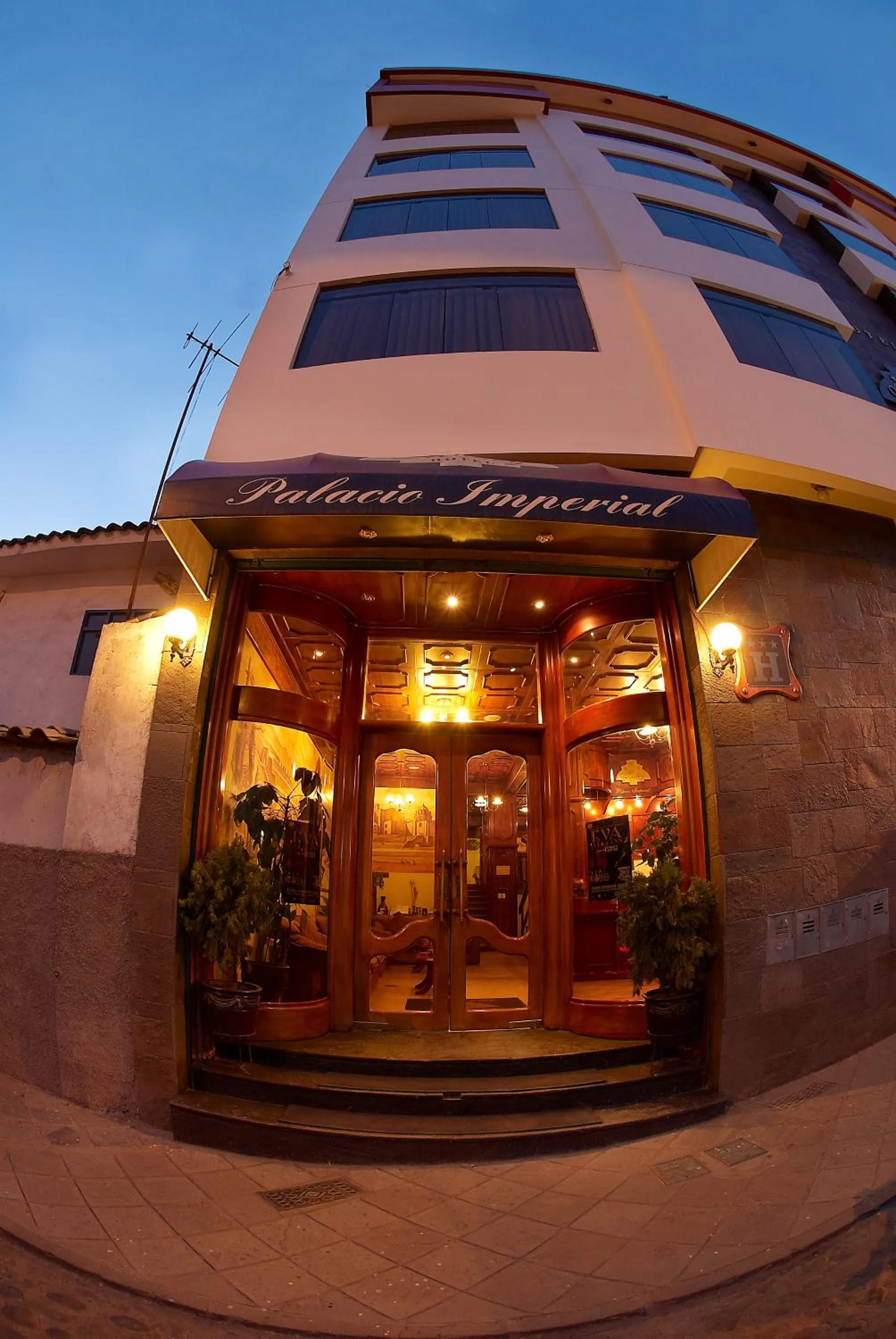 Facade/entrance in Hotel Mabey Cusco