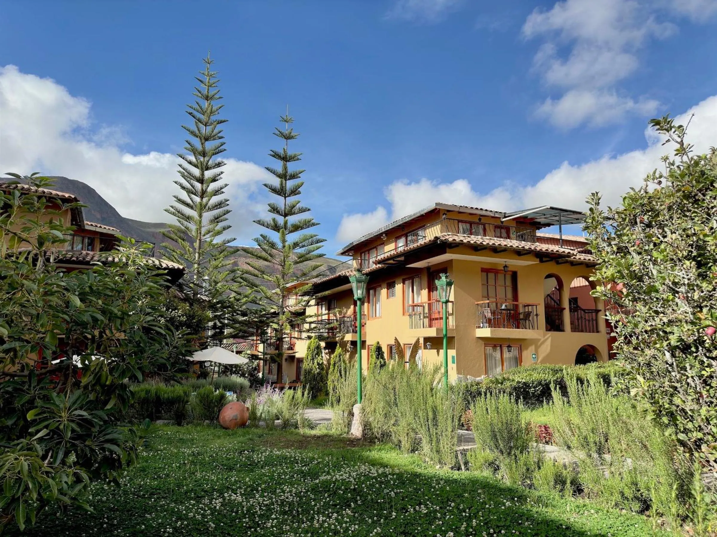Property building in Hotel Mabey Urubamba