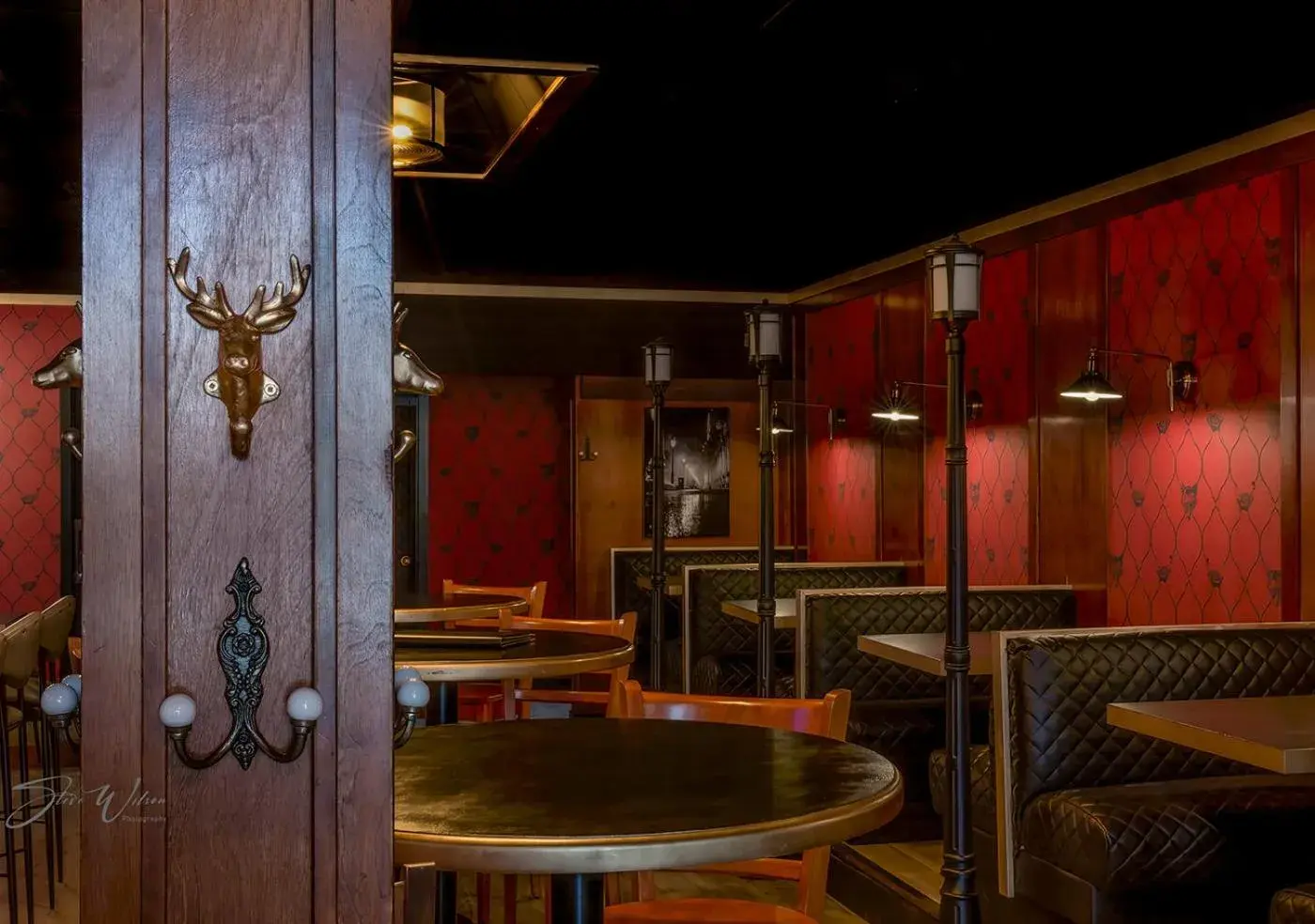 Lounge or bar in Sternwheeler Hotel & Conference Centre, Trademark by Wyndham Lounge or bar in Sternwheeler Hotel & Conference Centre, Trademark by Wyndham