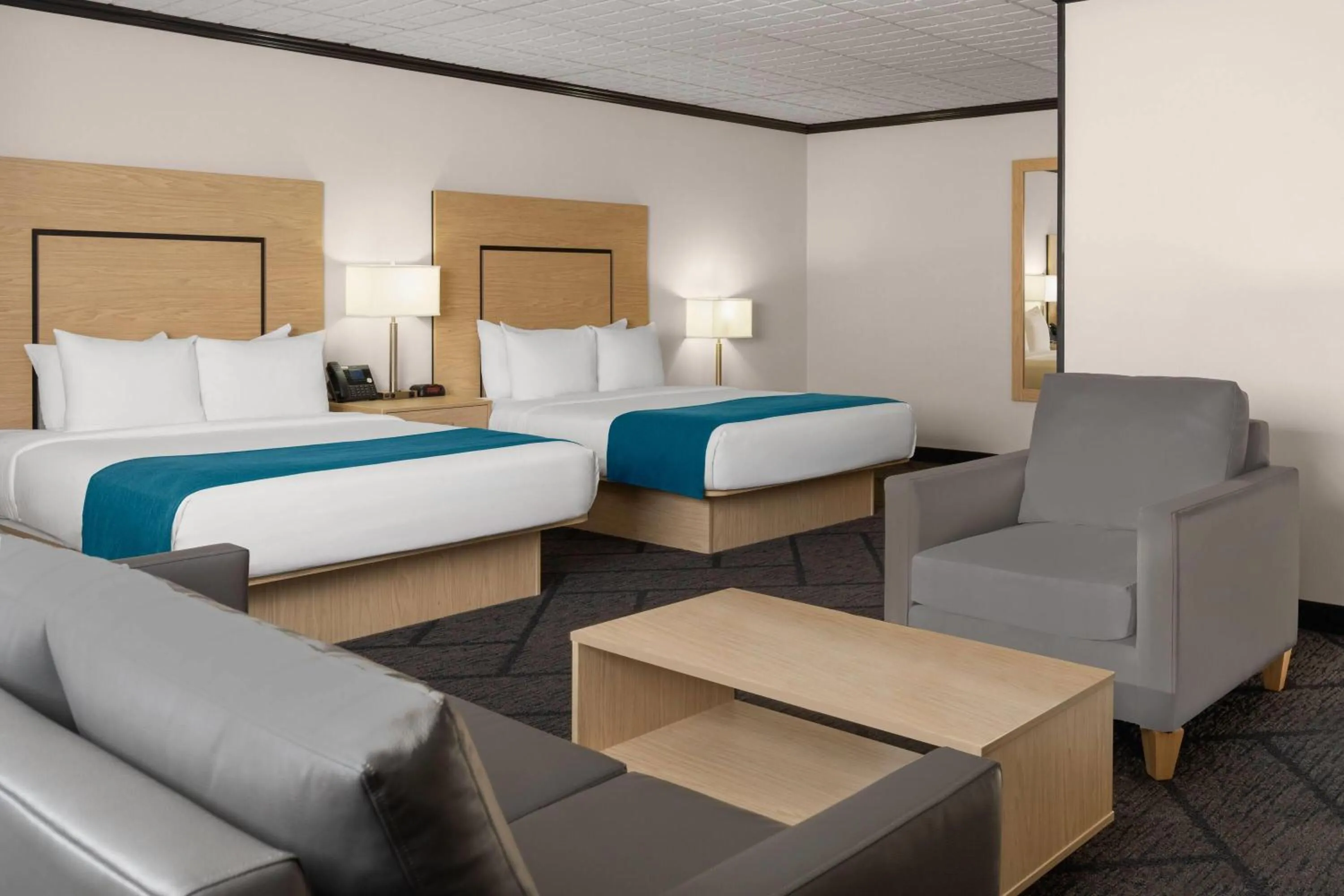 Photo of the whole room, Bed in Sternwheeler Hotel & Conference Centre, Trademark by Wyndham