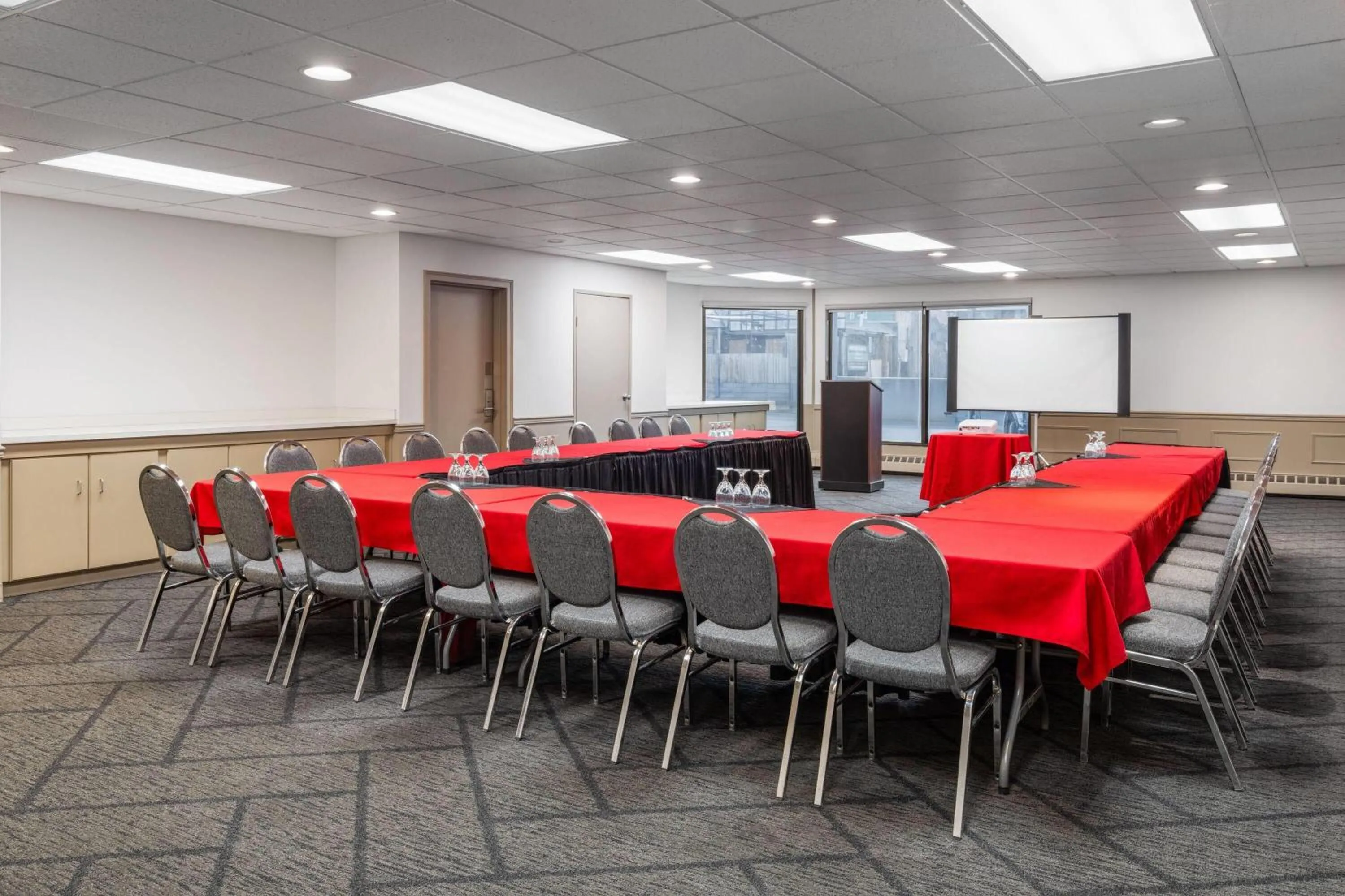 Meeting/conference room in Sternwheeler Hotel & Conference Centre, Trademark by Wyndham