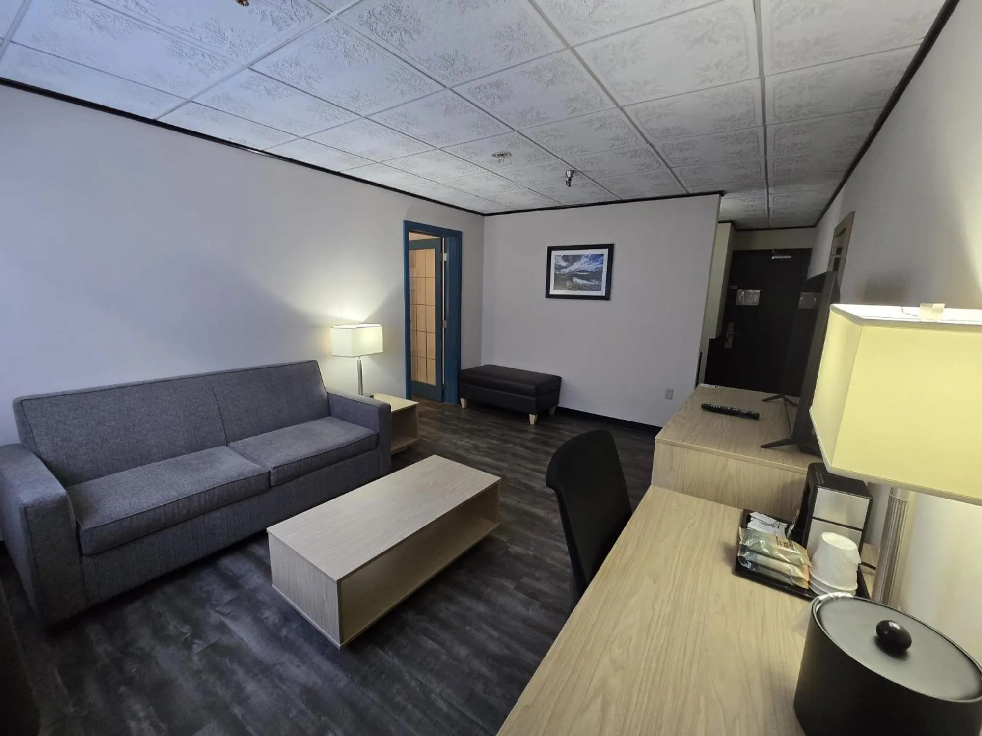 Living room in Sternwheeler Hotel & Conference Centre, Trademark by Wyndham