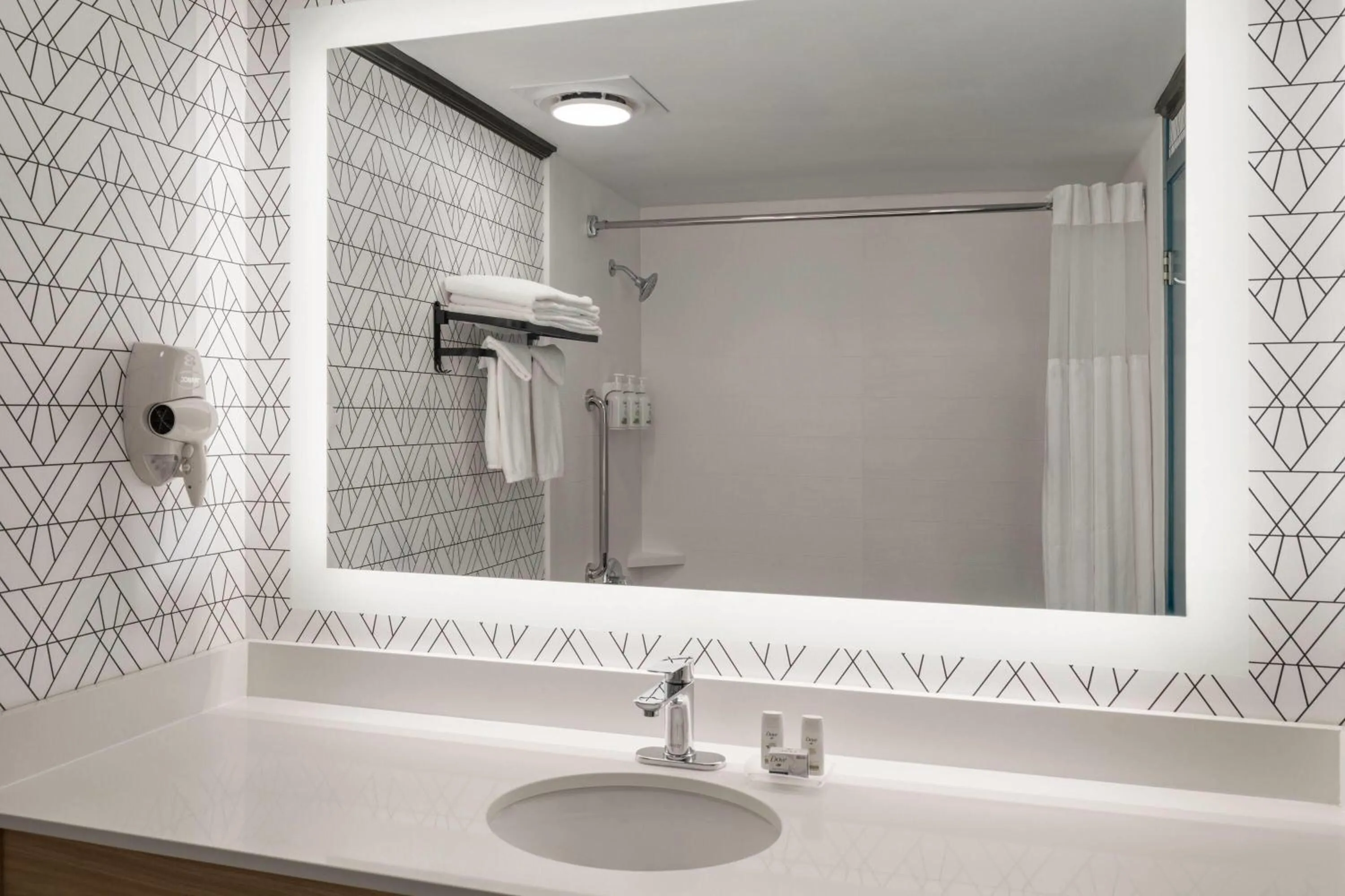 Bathroom in Sternwheeler Hotel & Conference Centre, Trademark by Wyndham