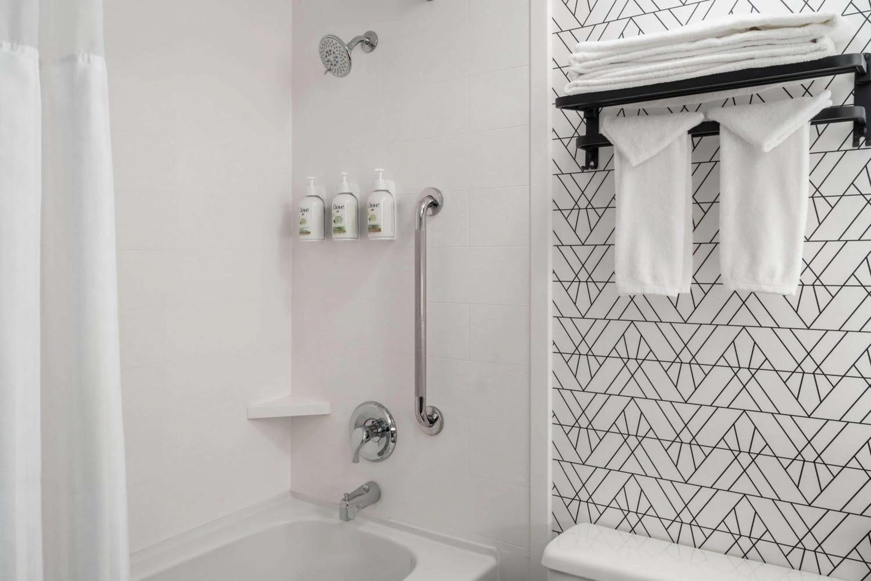 Bathroom in Sternwheeler Hotel & Conference Centre, Trademark by Wyndham