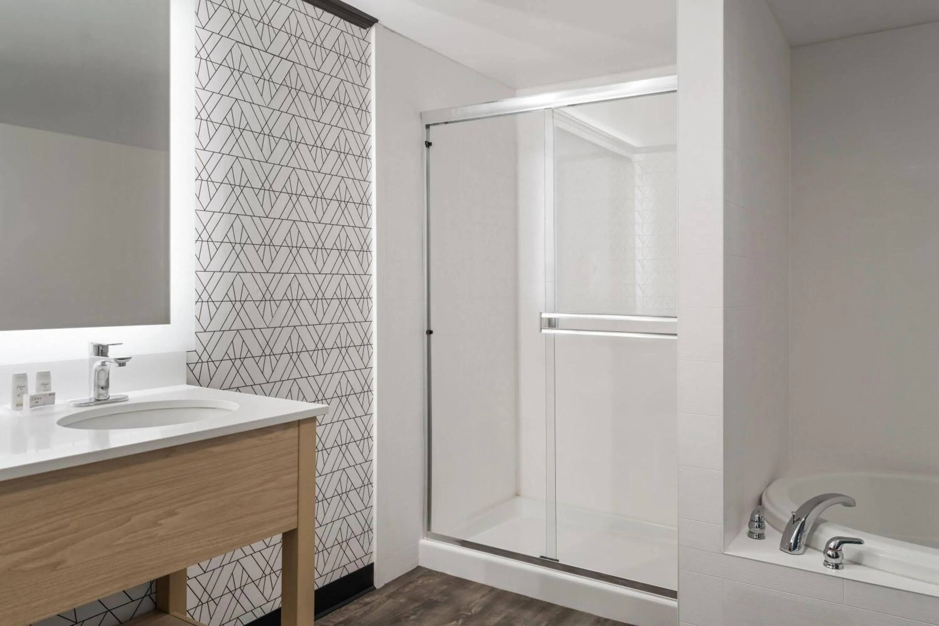 Bathroom in Sternwheeler Hotel & Conference Centre, Trademark by Wyndham