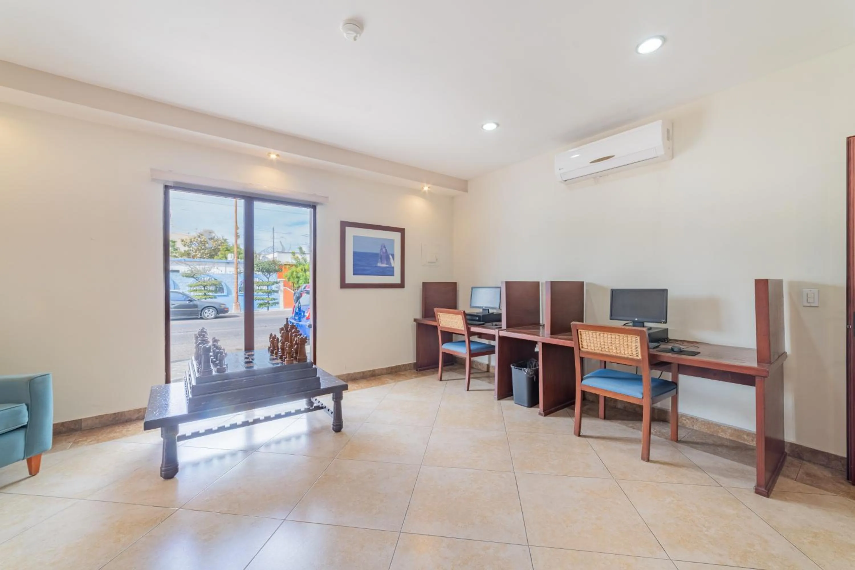 Business facilities in Seven Crown La Paz Centro Historico