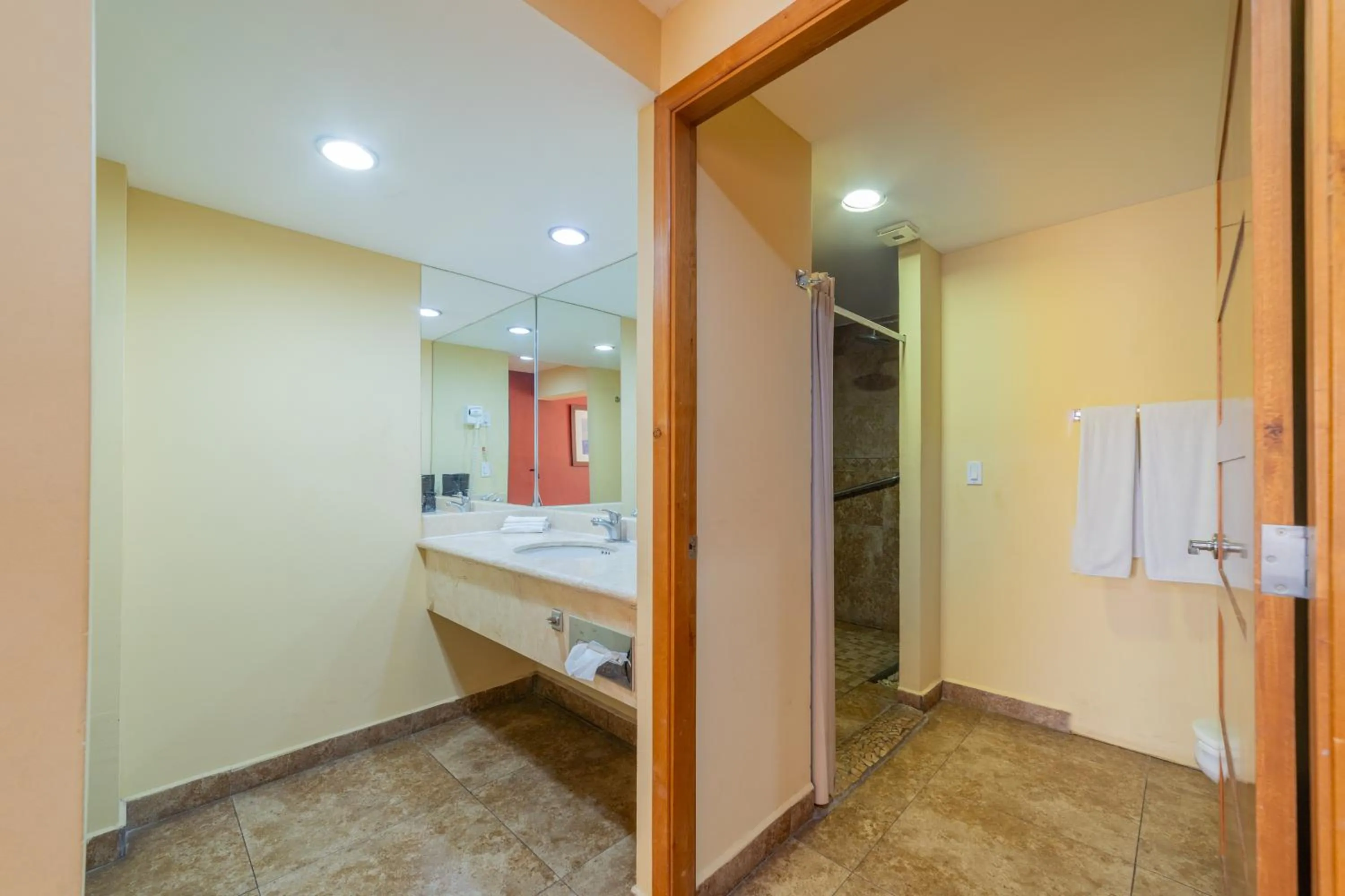 Bathroom in Seven Crown La Paz Centro Historico