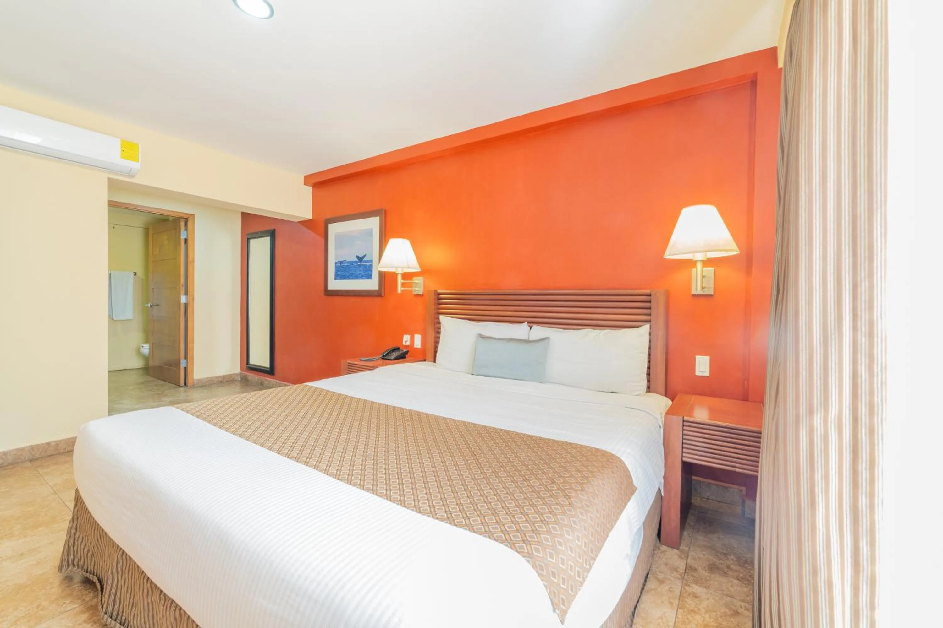 Photo of the whole room, Bed in Seven Crown La Paz Centro Historico