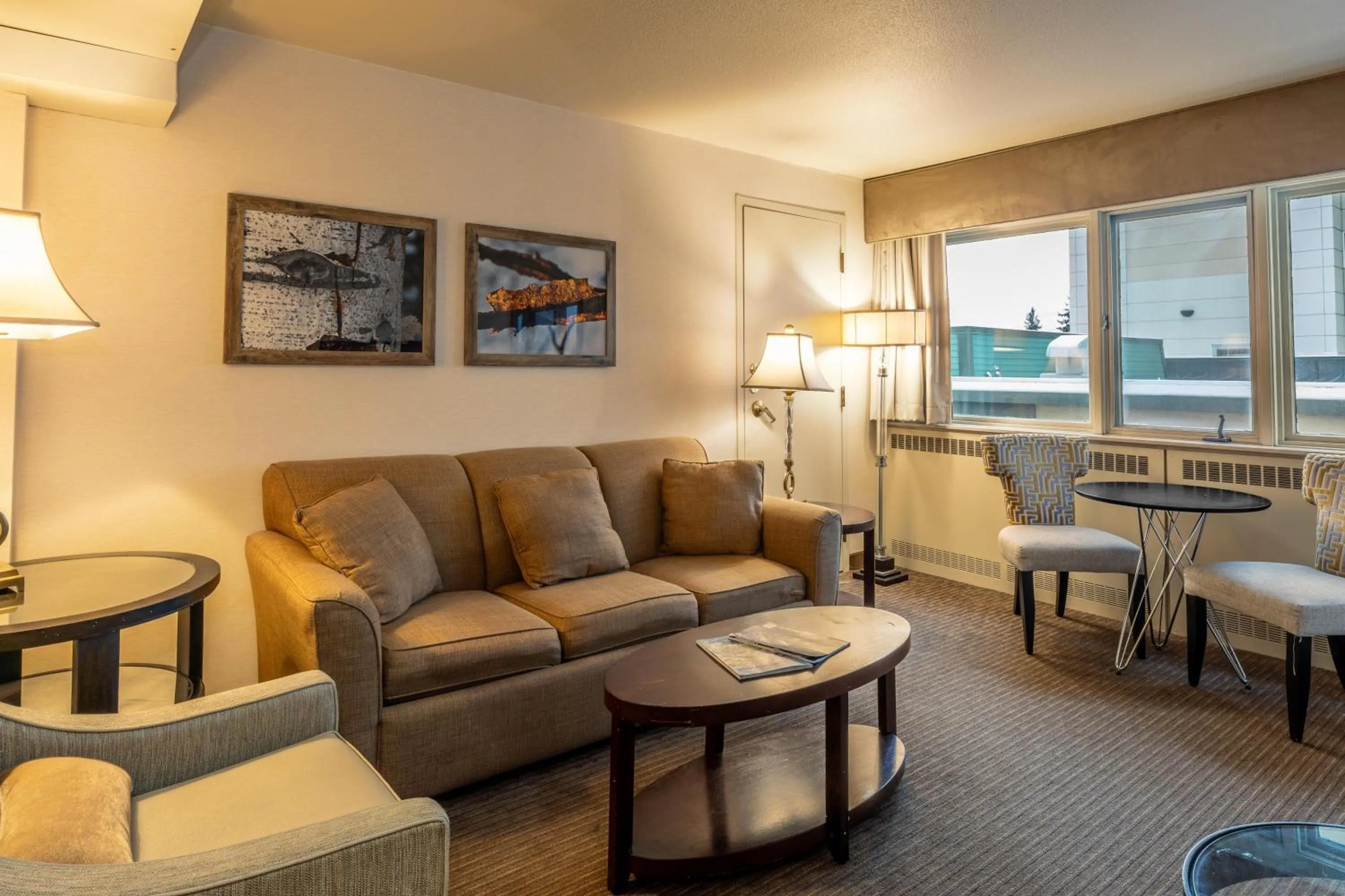 Living room in Westmark Fairbanks Hotel and Conference Center