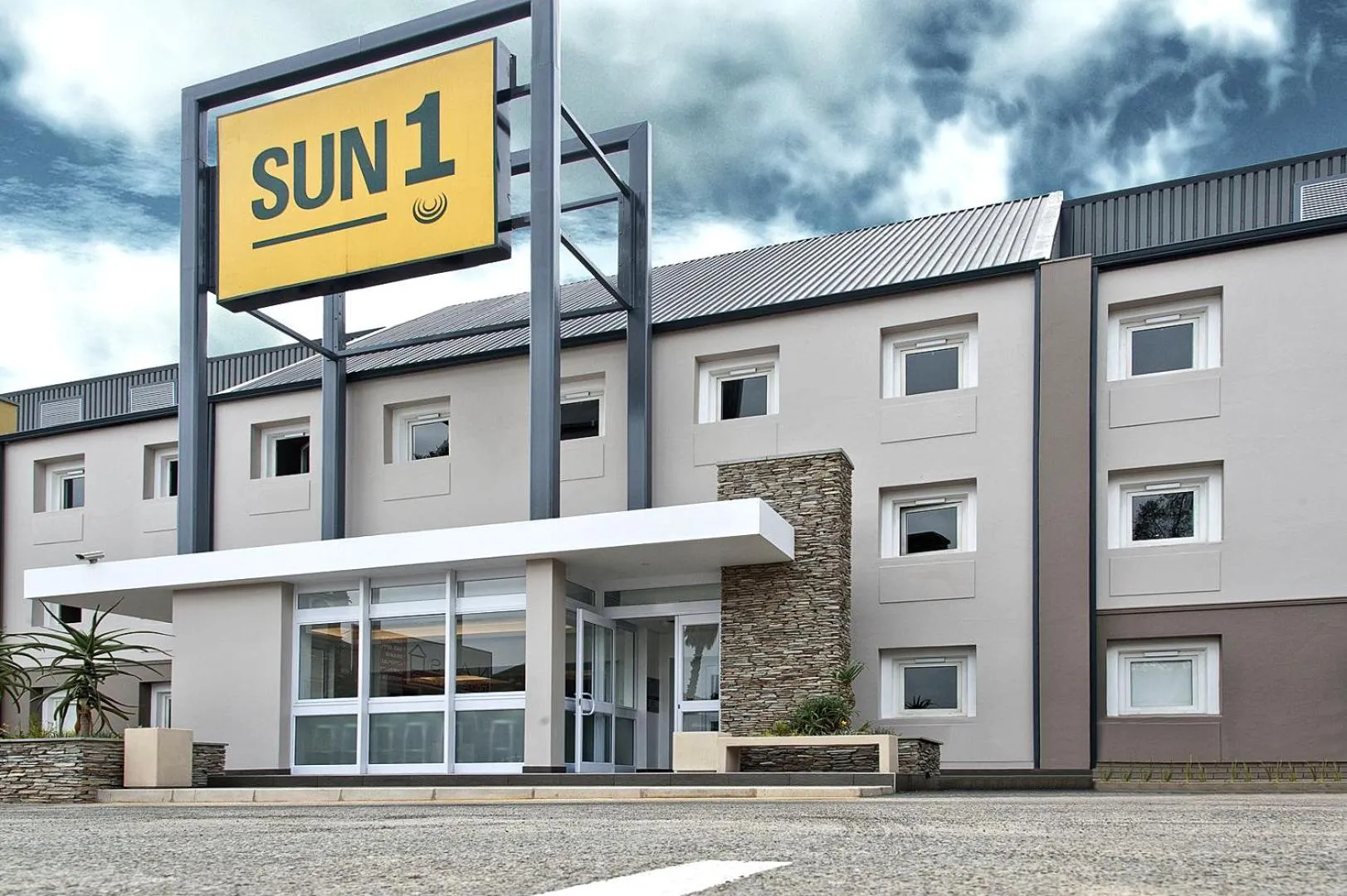 Property building in SUN1 ALBERTON