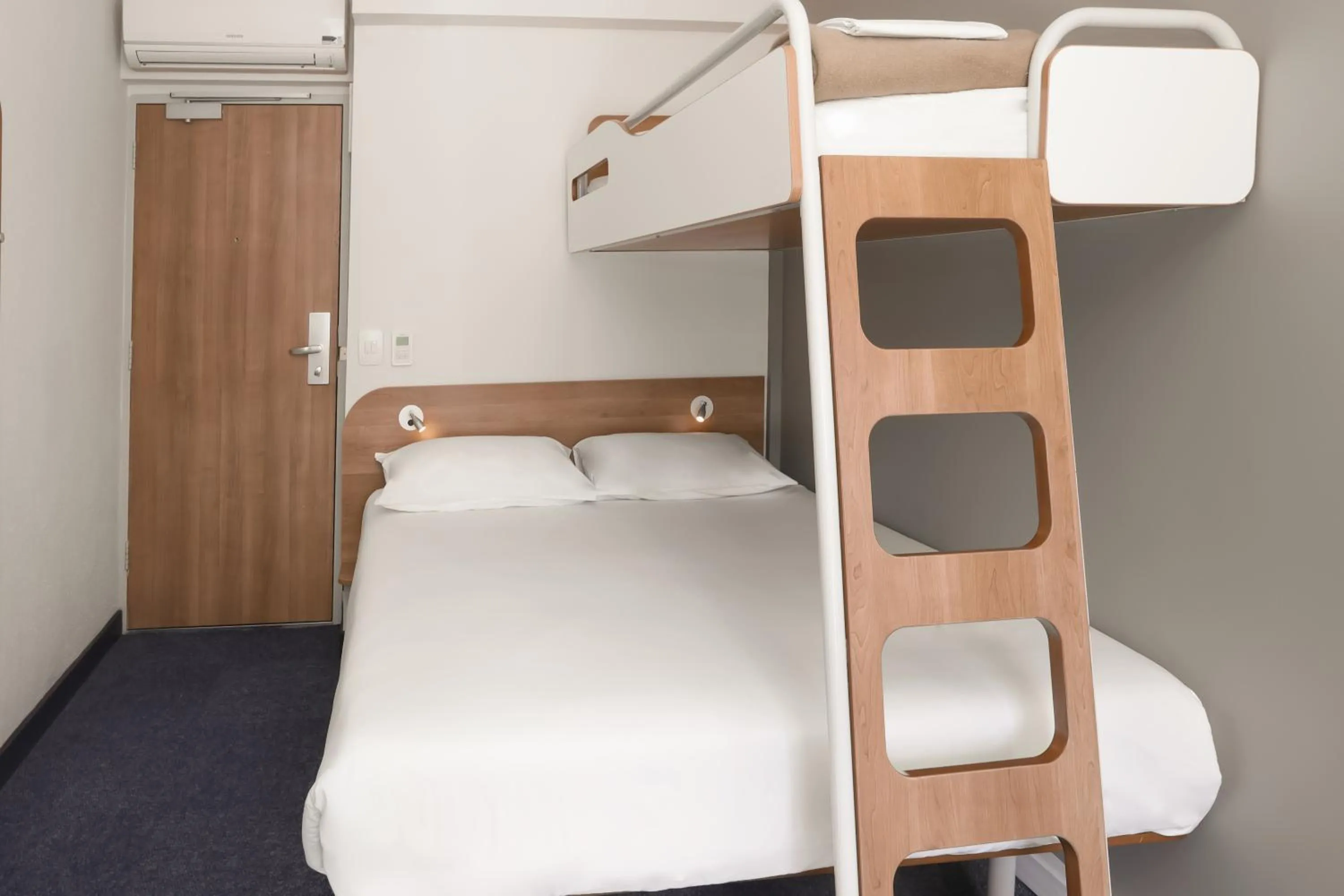 Bedroom, Bed in SUN1 ALBERTON