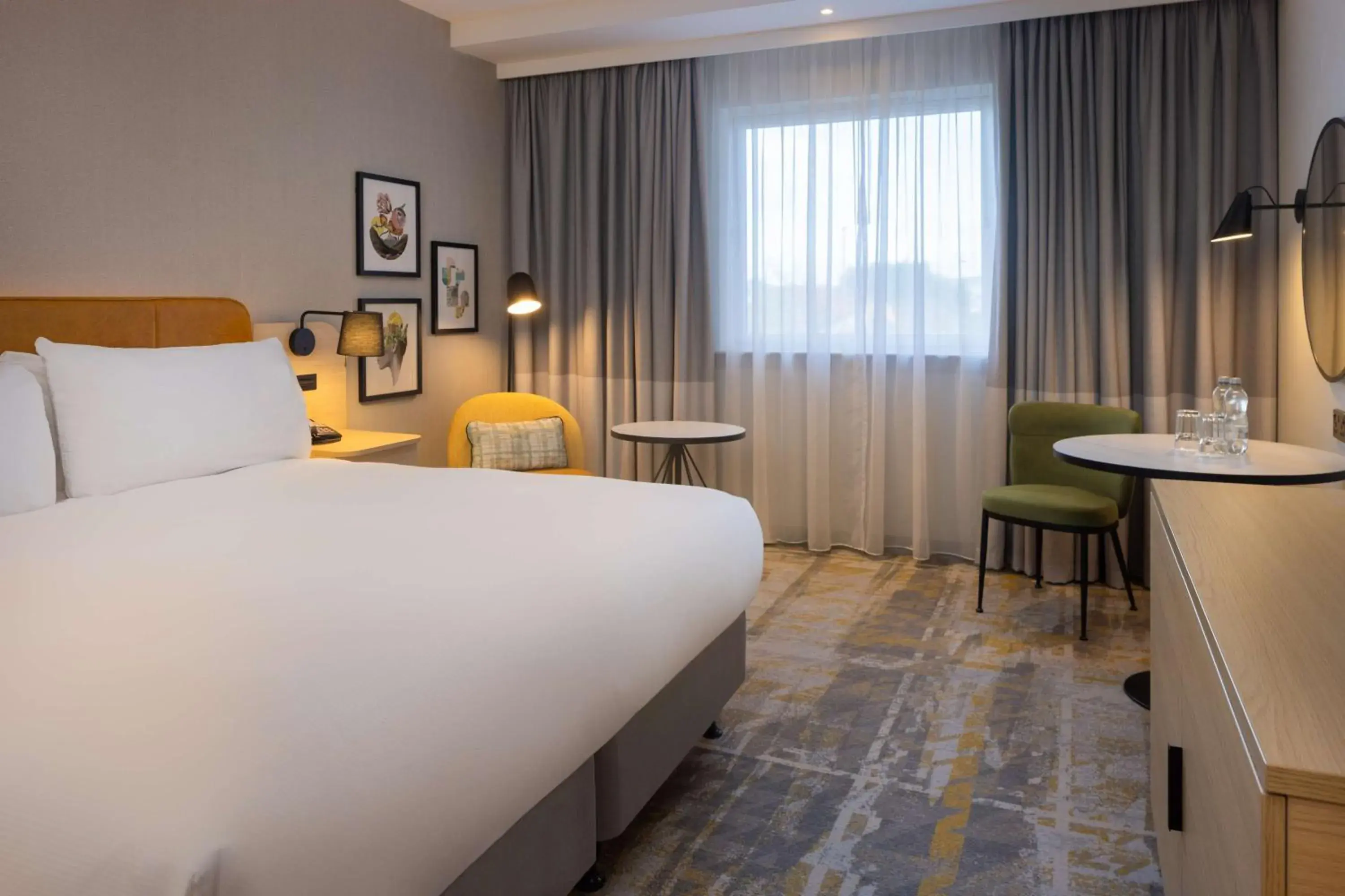 Superior King Room in DoubleTree by Hilton Edinburgh Airport Superior King Room in DoubleTree by Hilton Edinburgh Airport