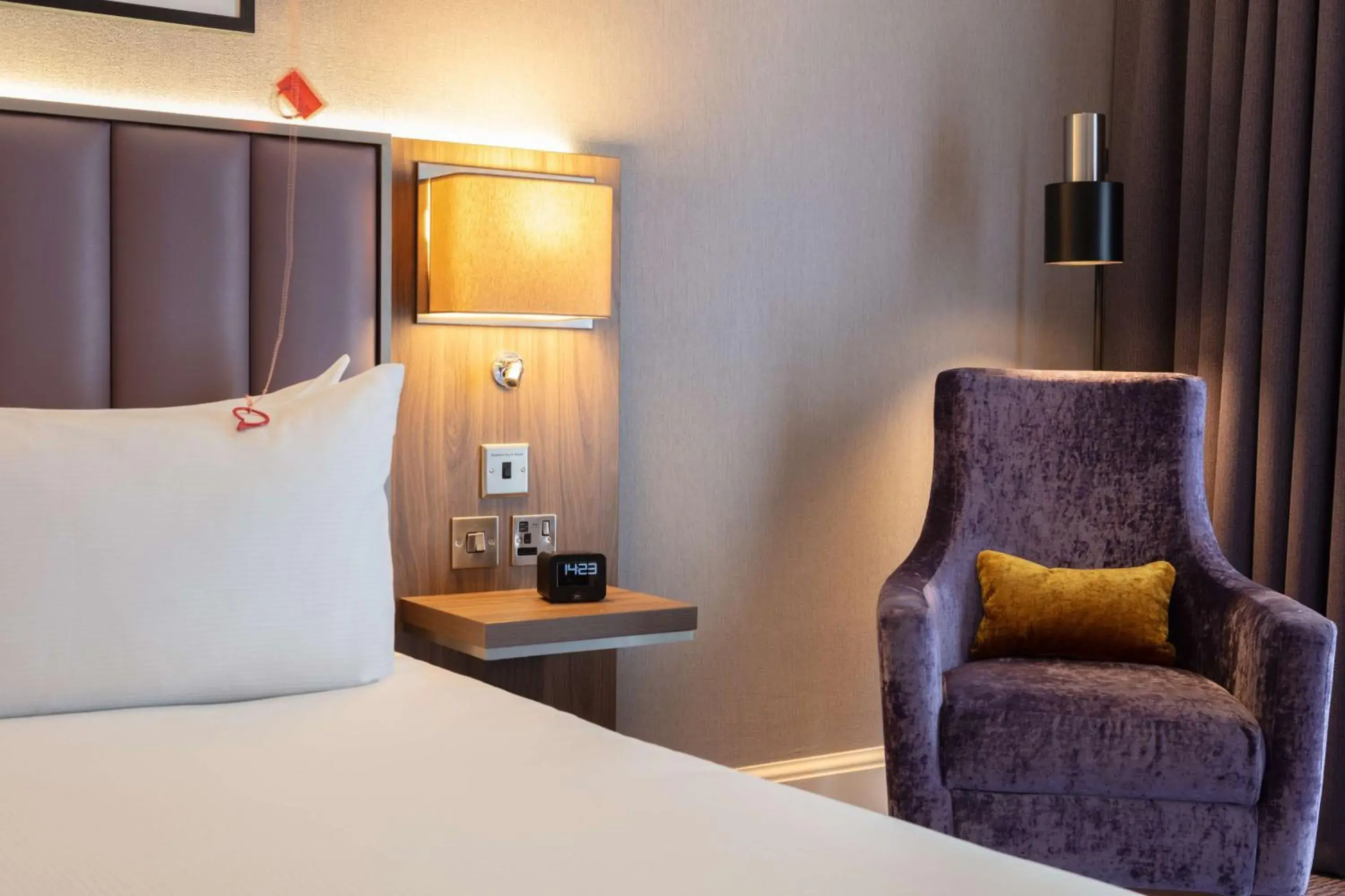 Bed in DoubleTree by Hilton Edinburgh Airport Bed in DoubleTree by Hilton Edinburgh Airport