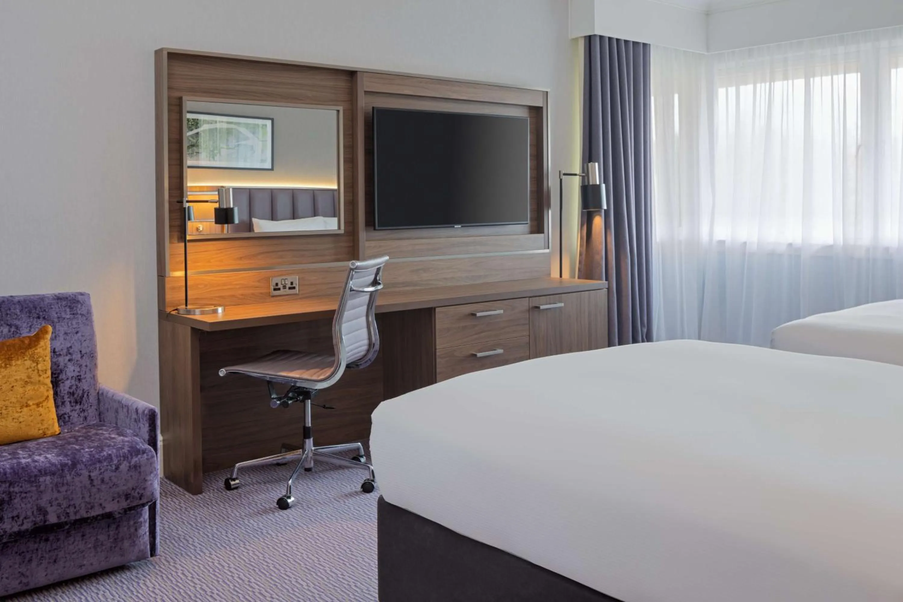 Bed in DoubleTree by Hilton Edinburgh Airport