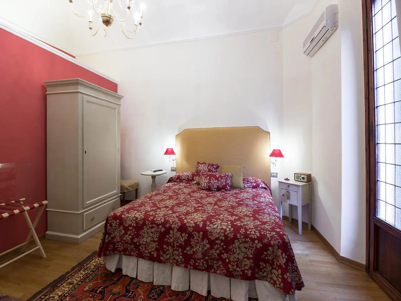 Bed in Your Florence