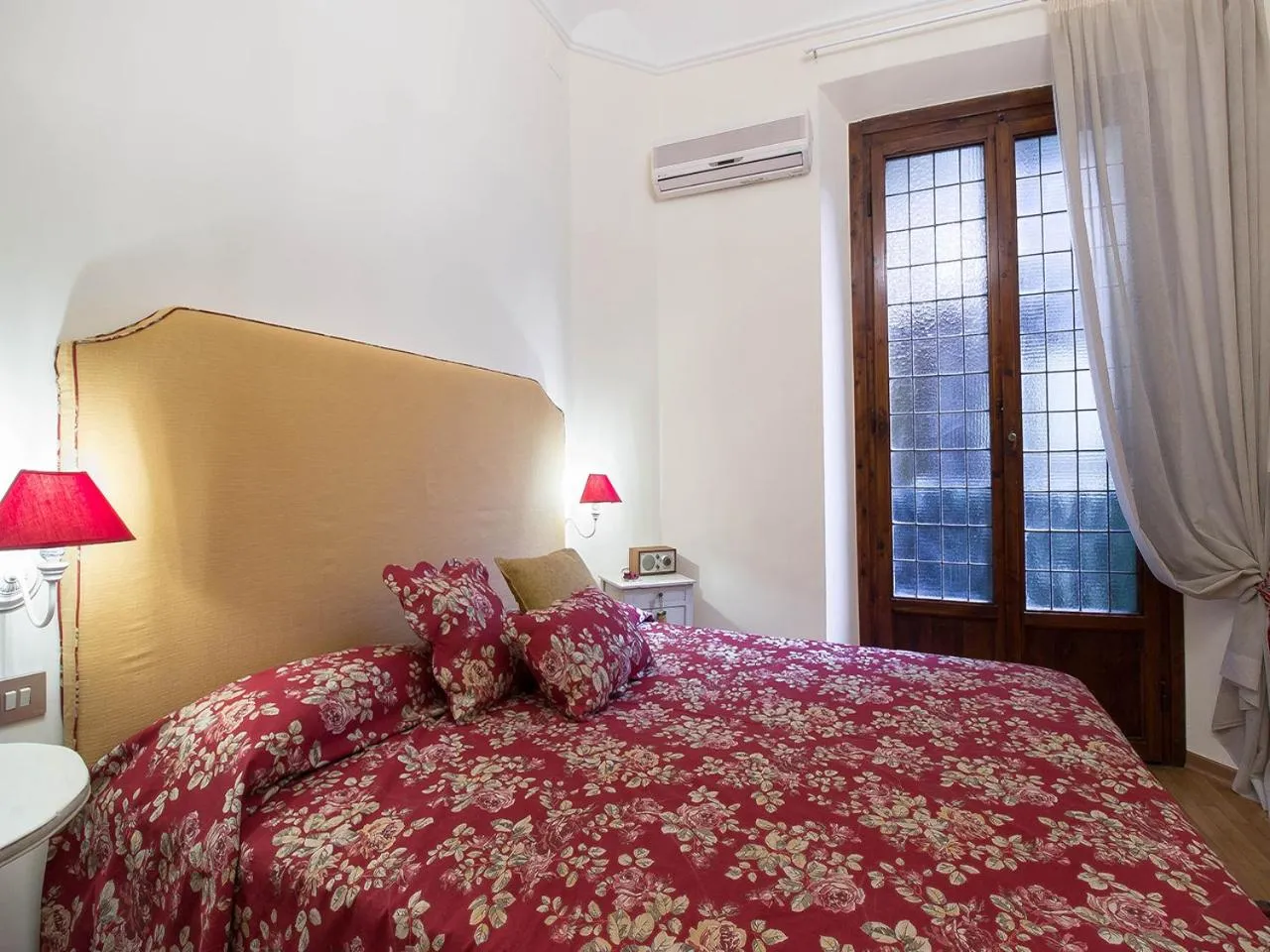 Bed in Your Florence