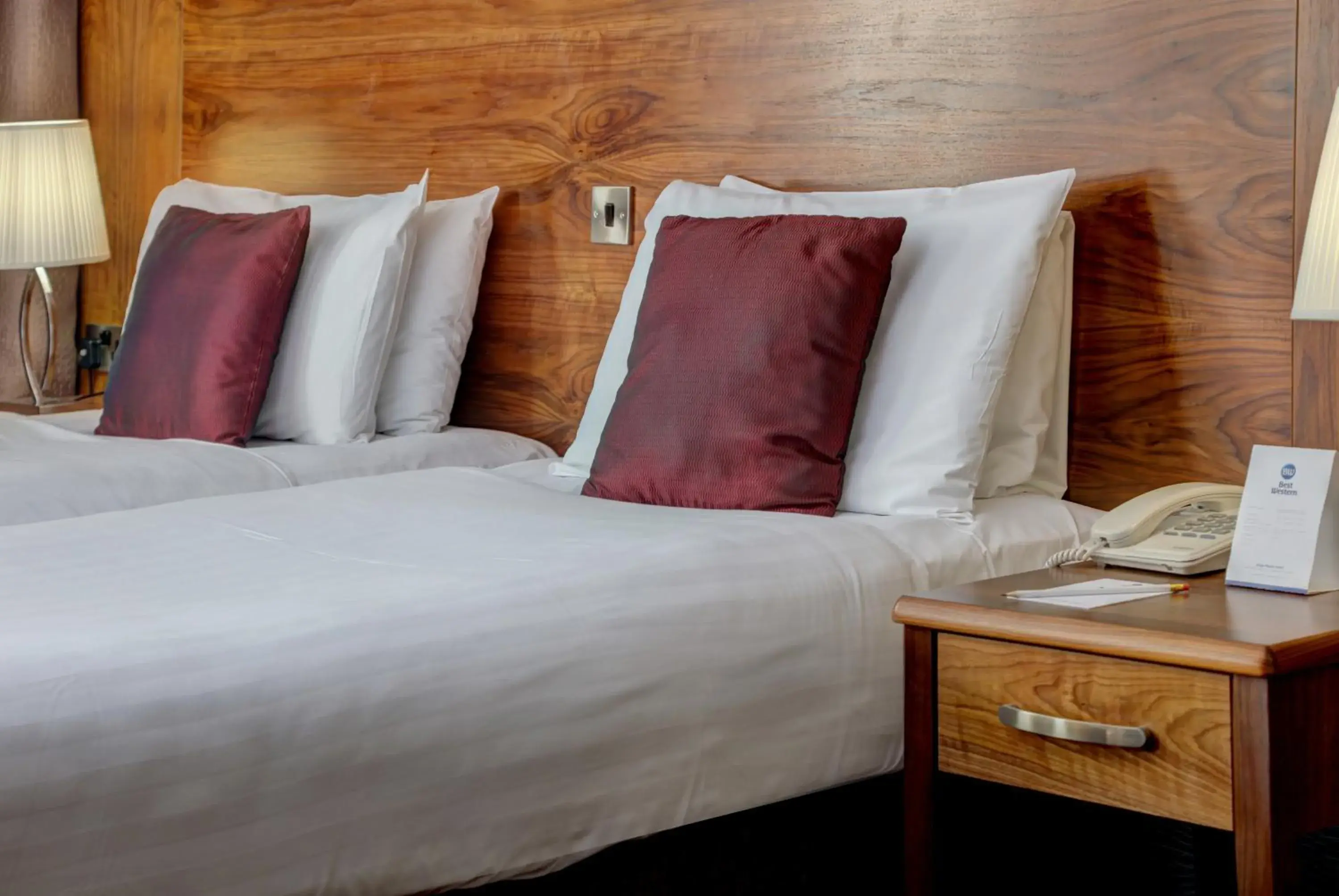 Bed in Best Western Kings Manor Bed in Best Western Kings Manor