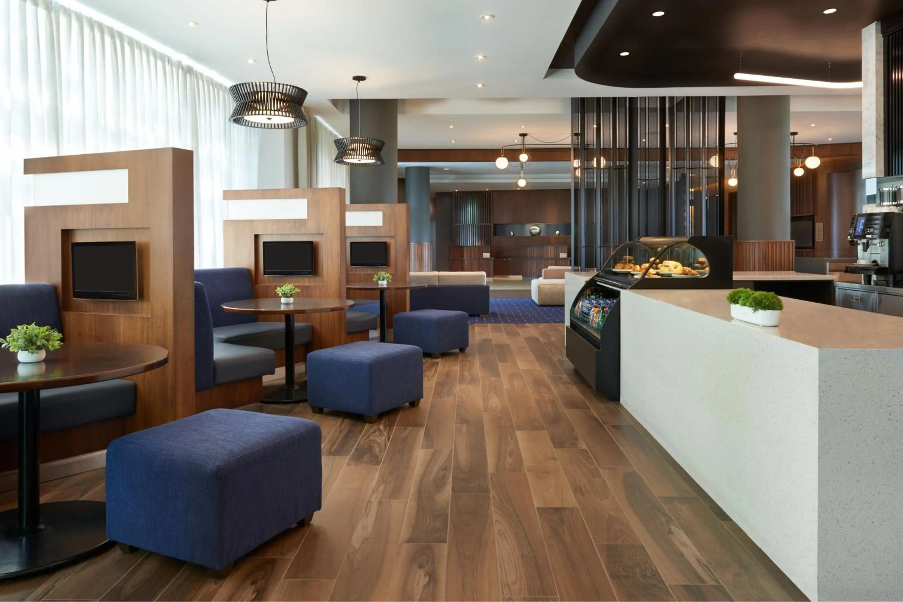 Lobby or reception in Courtyard by Marriott Calgary Airport