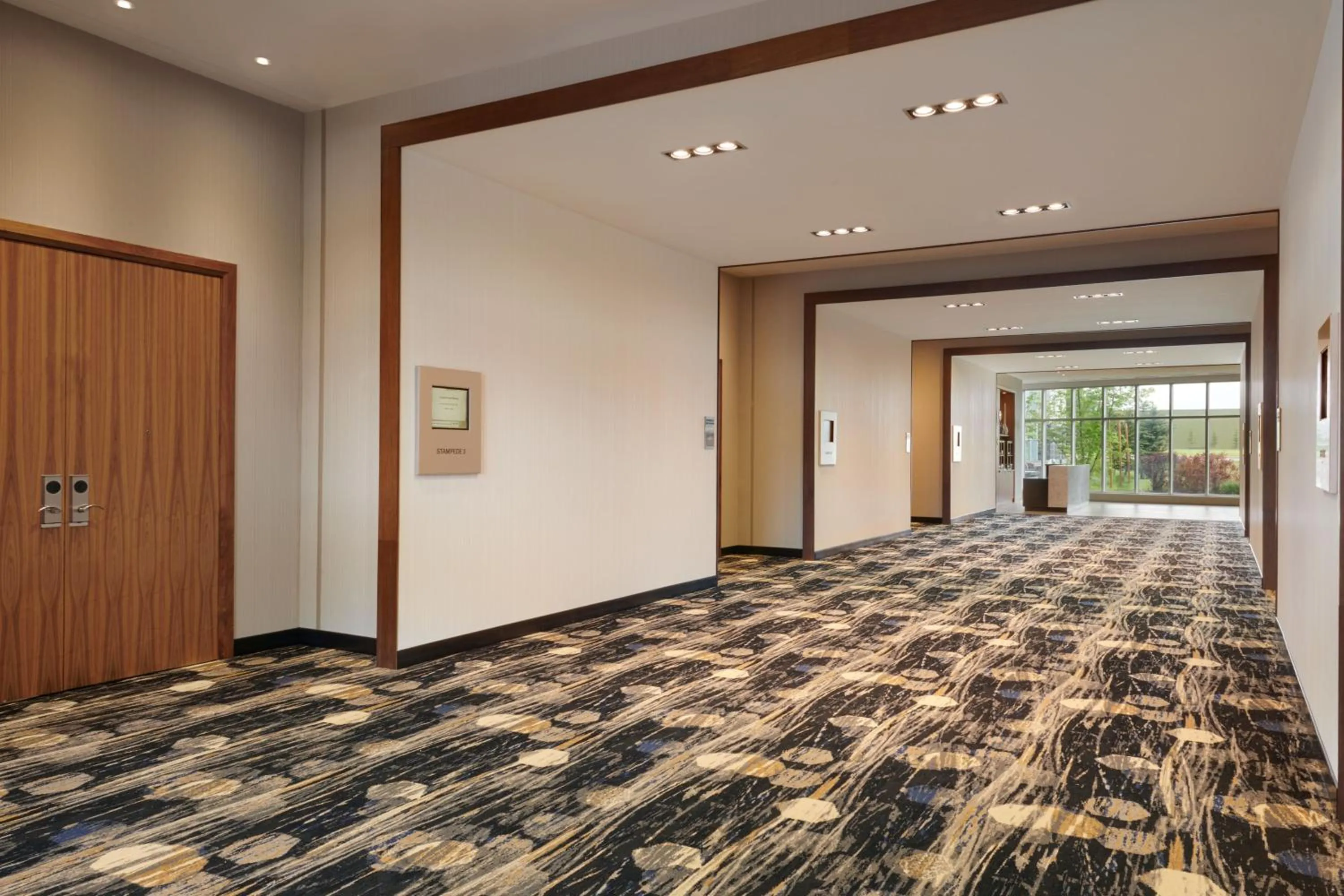 Meeting/conference room in Courtyard by Marriott Calgary Airport