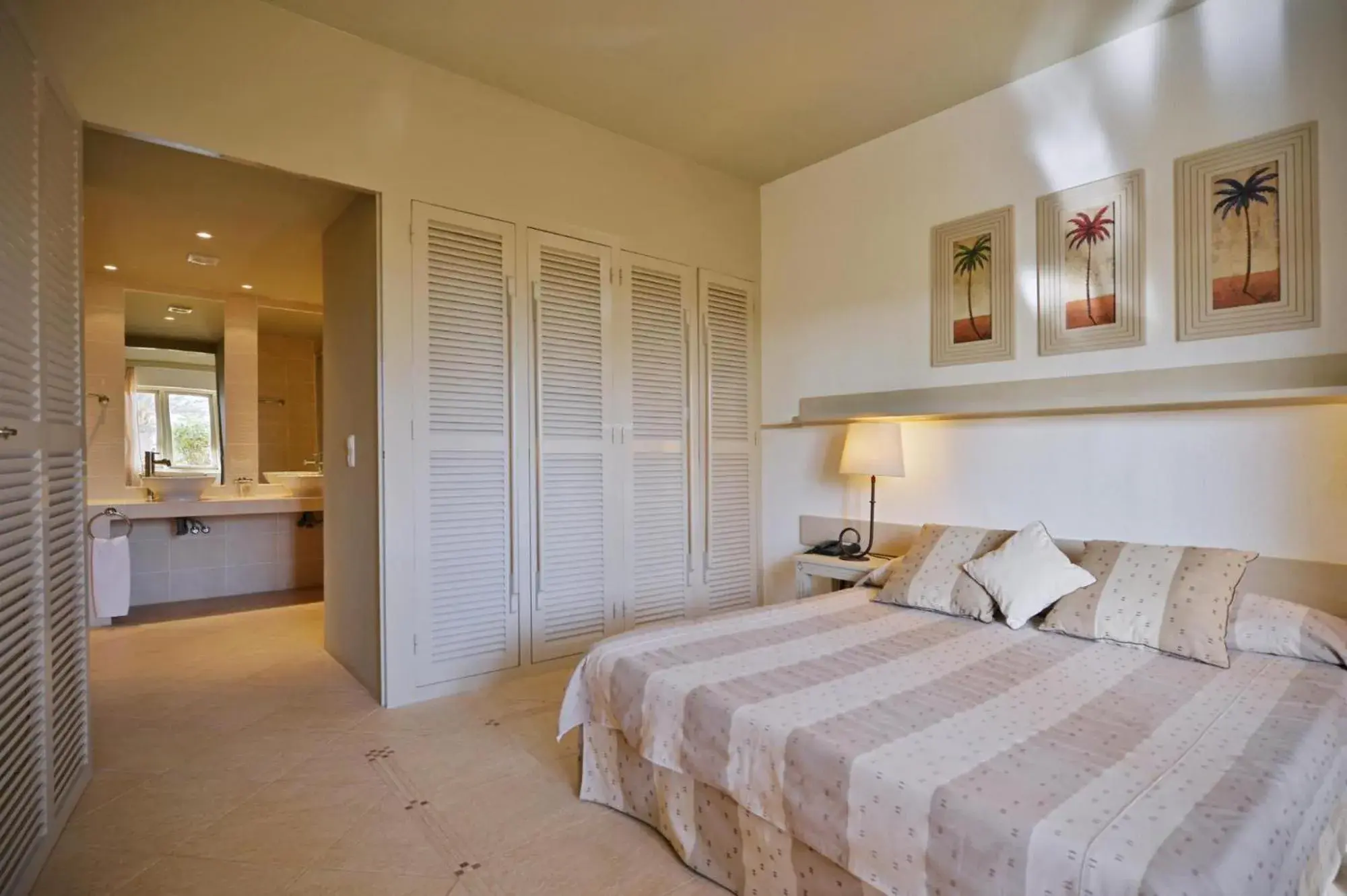 Photo of the whole room, Bed in Hotel Morabeza Photo of the whole room, Bed in Hotel Morabeza