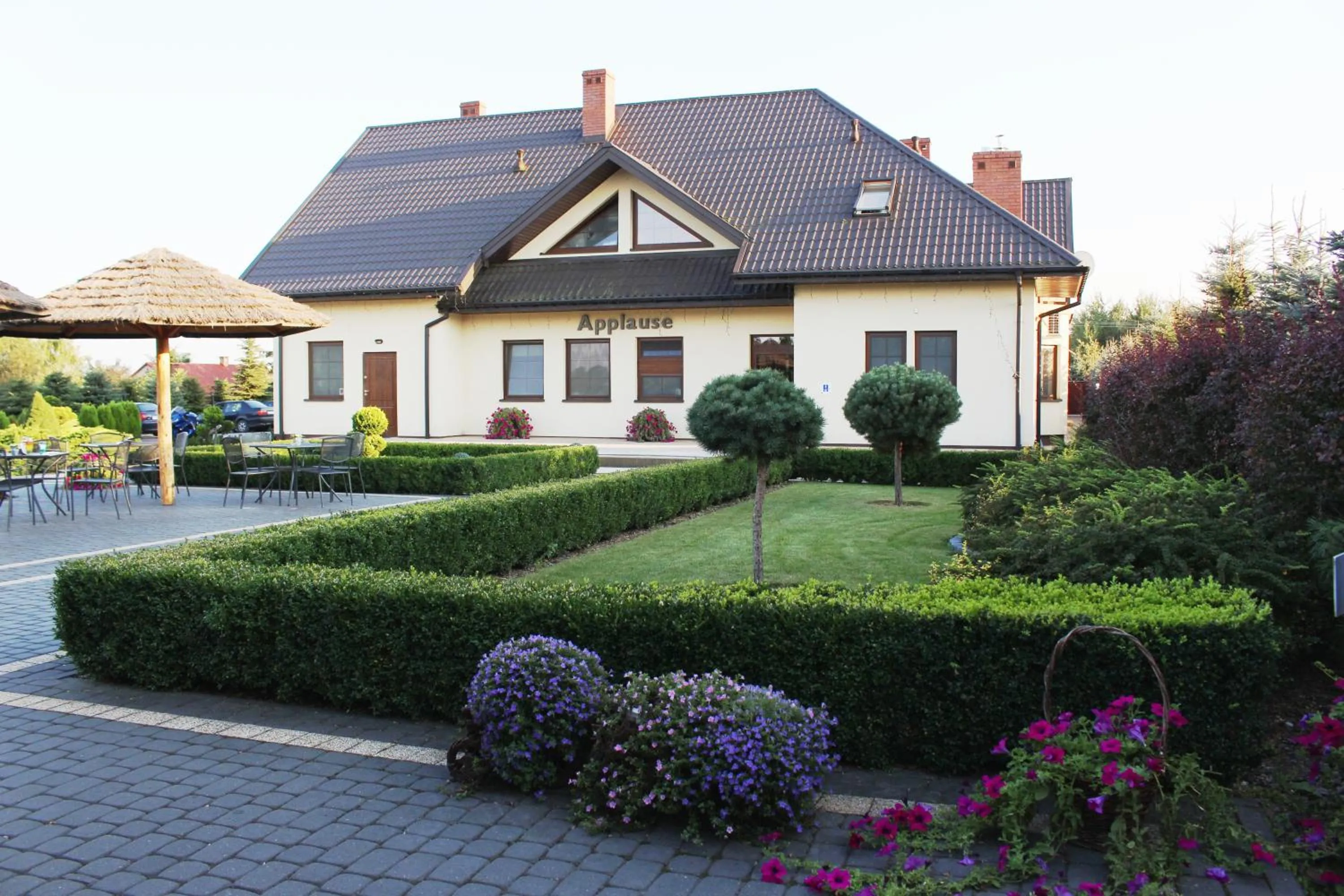 Property building in Restauracja Applause