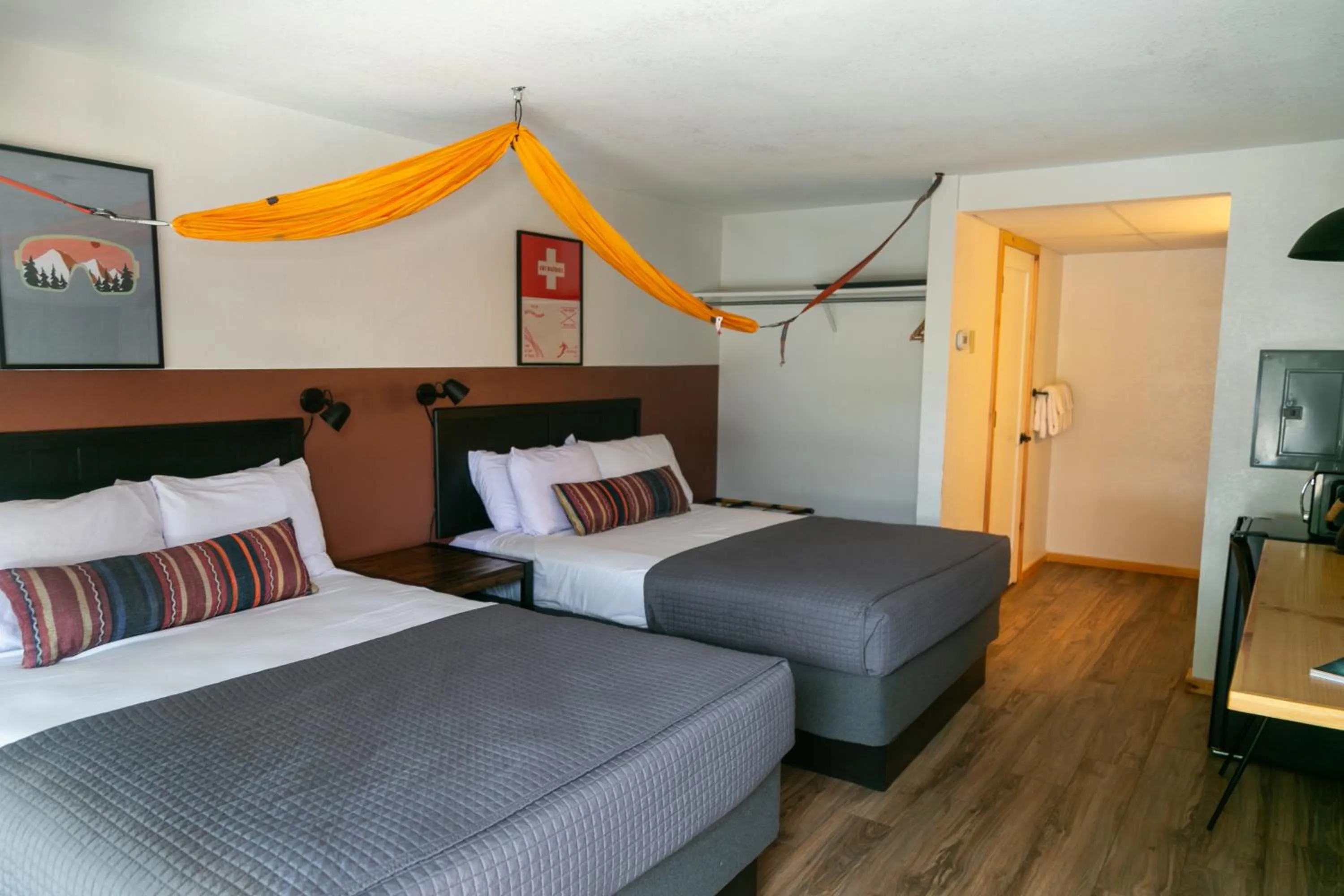 Bed in LOGE Wolf Creek