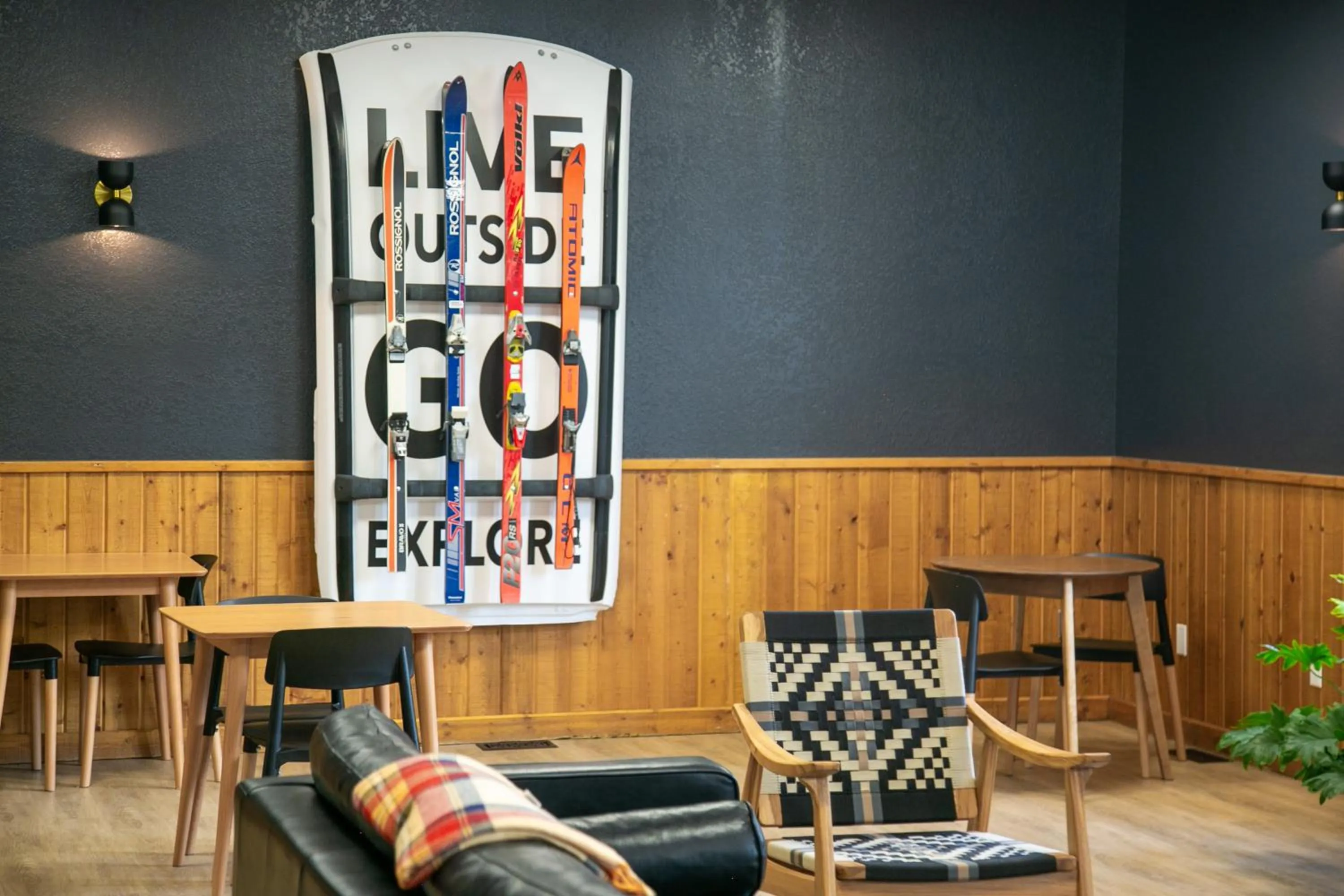 Lounge or bar in LOGE Wolf Creek