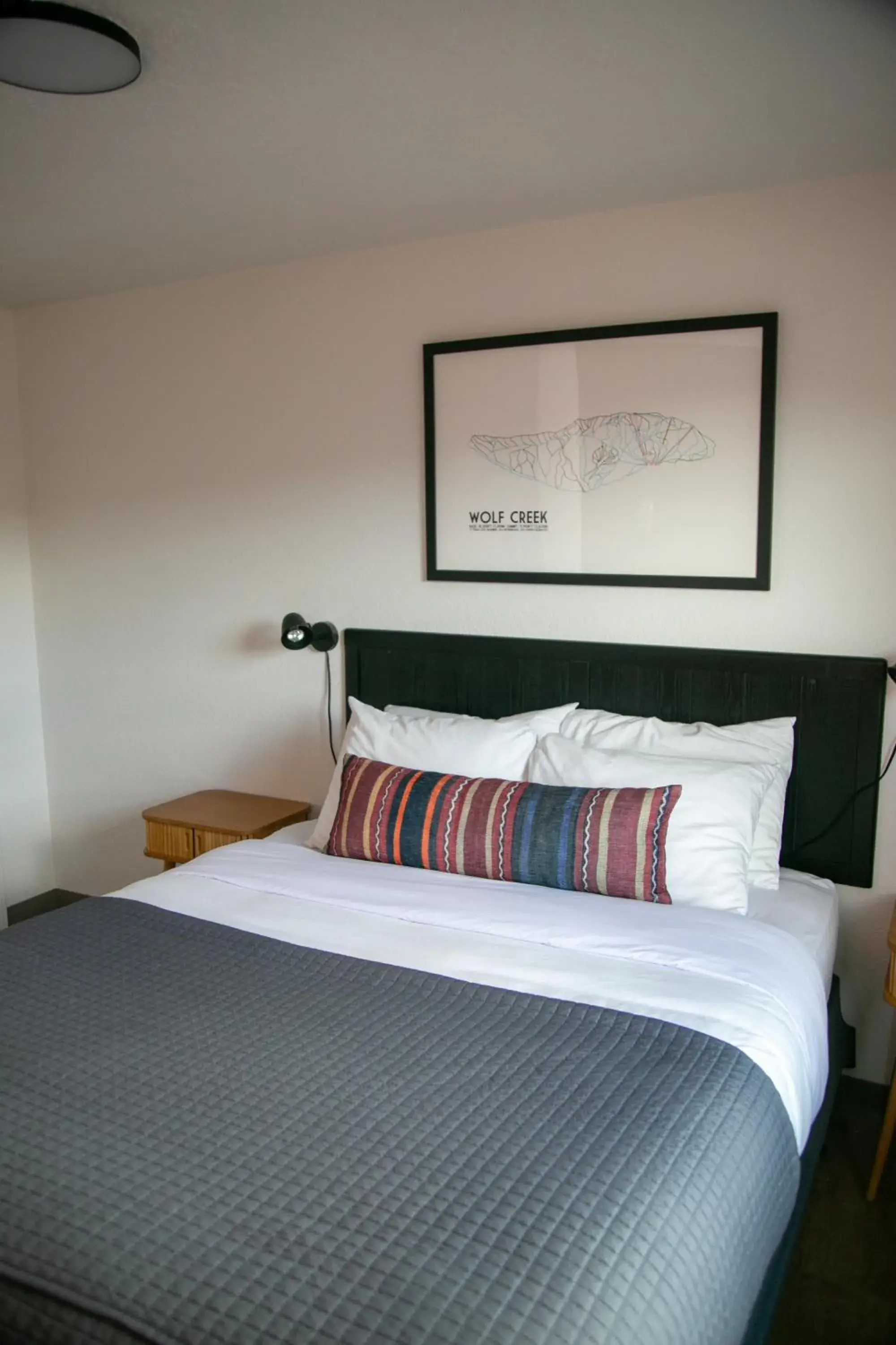 Bedroom, Bed in LOGE Wolf Creek Bedroom, Bed in LOGE Wolf Creek