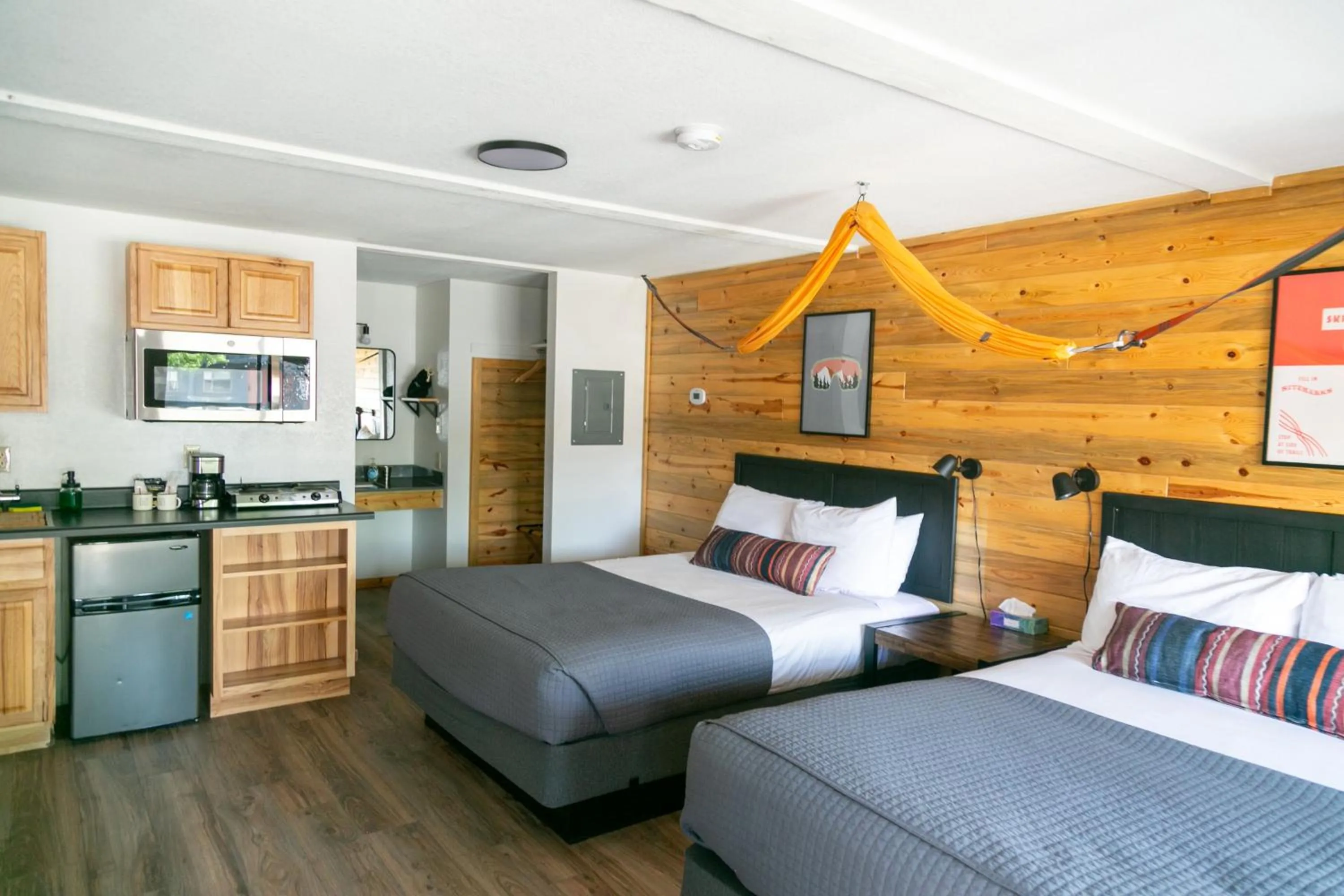 Bed in LOGE Wolf Creek