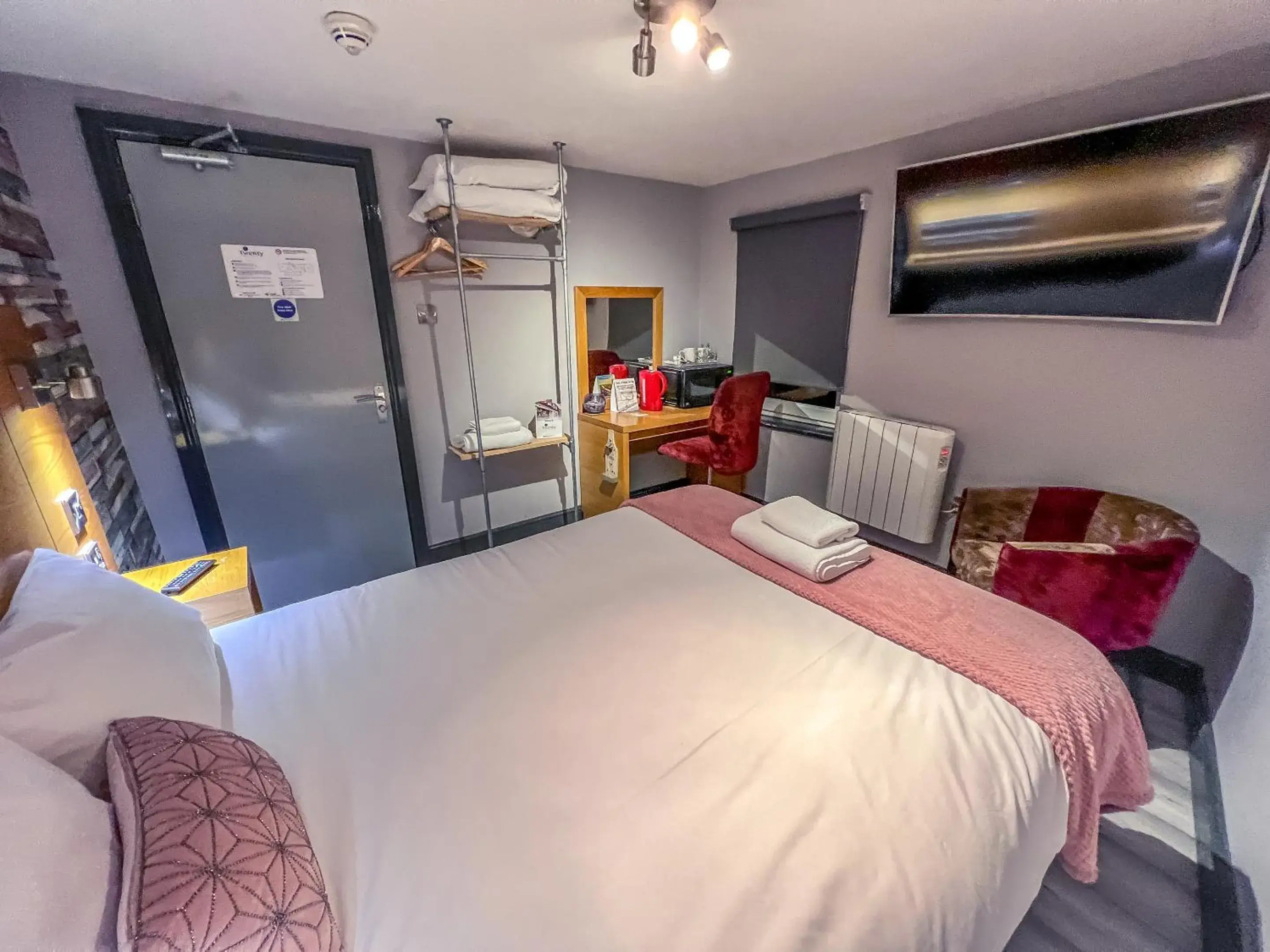 Bedroom, Bed in Twenty Hotel and Bar Bedroom, Bed in Twenty Hotel and Bar