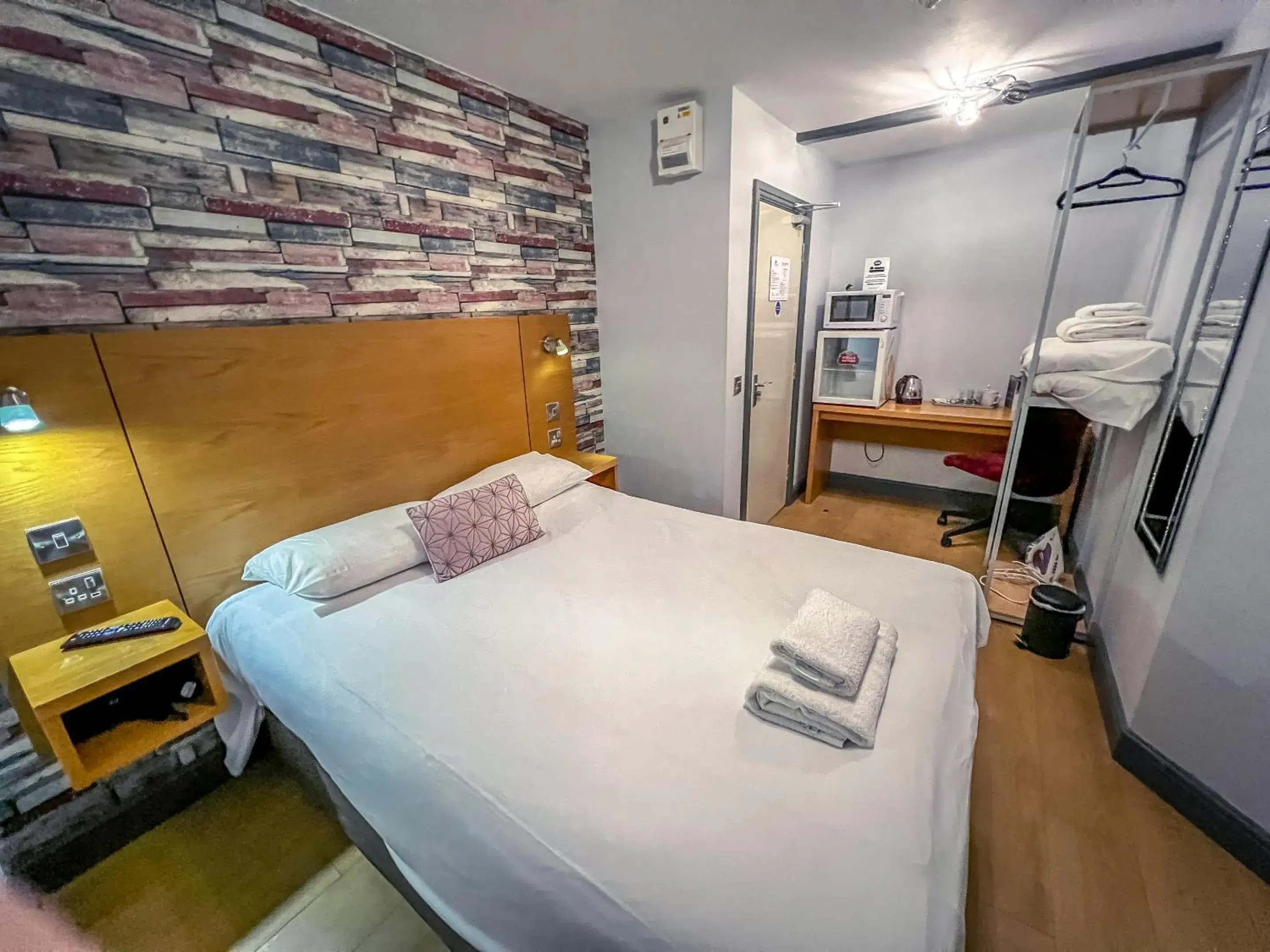 Bedroom, Bed in Twenty Hotel and Bar Bedroom, Bed in Twenty Hotel and Bar