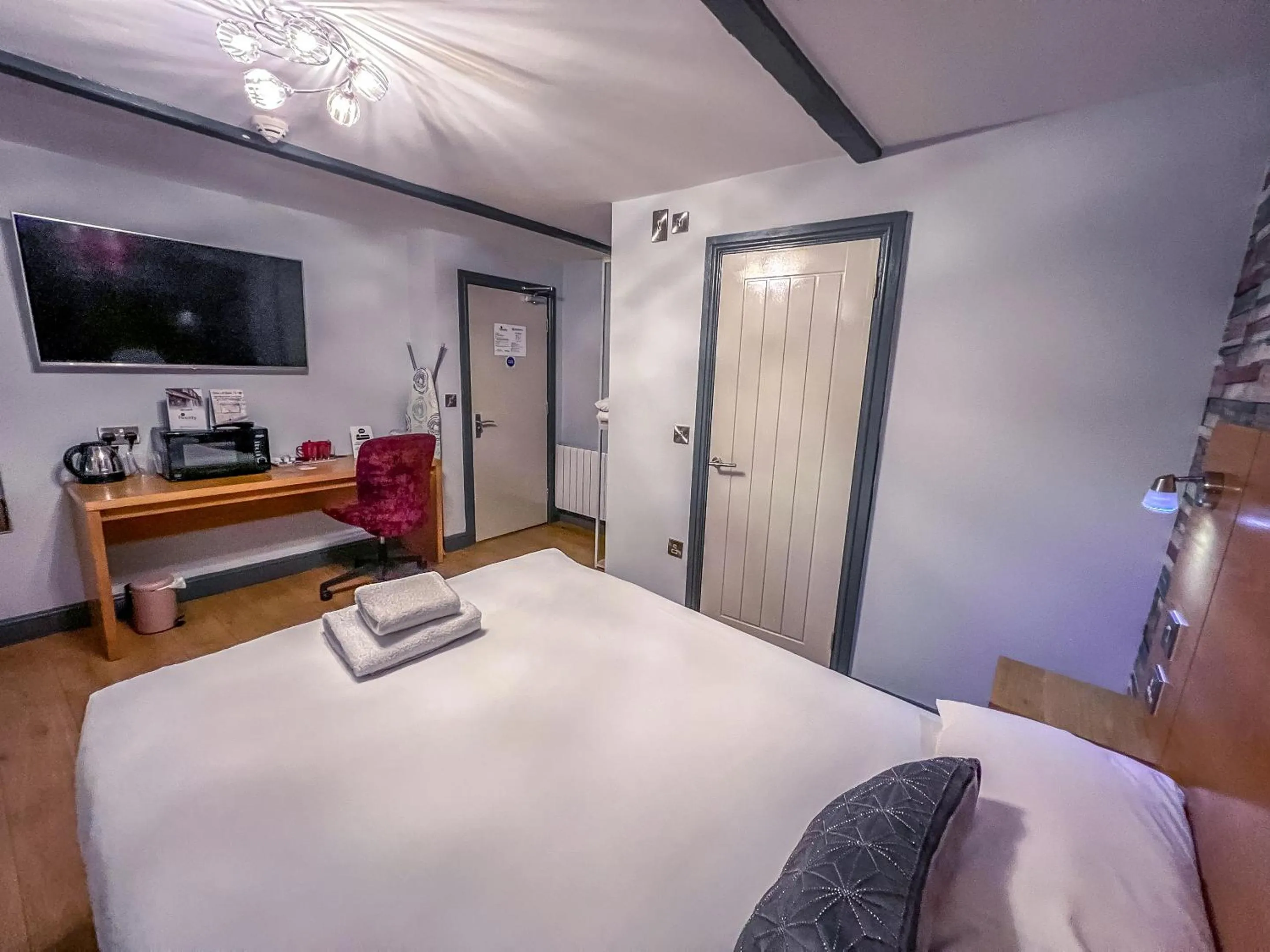 Bedroom, Bed in Twenty Hotel and Bar