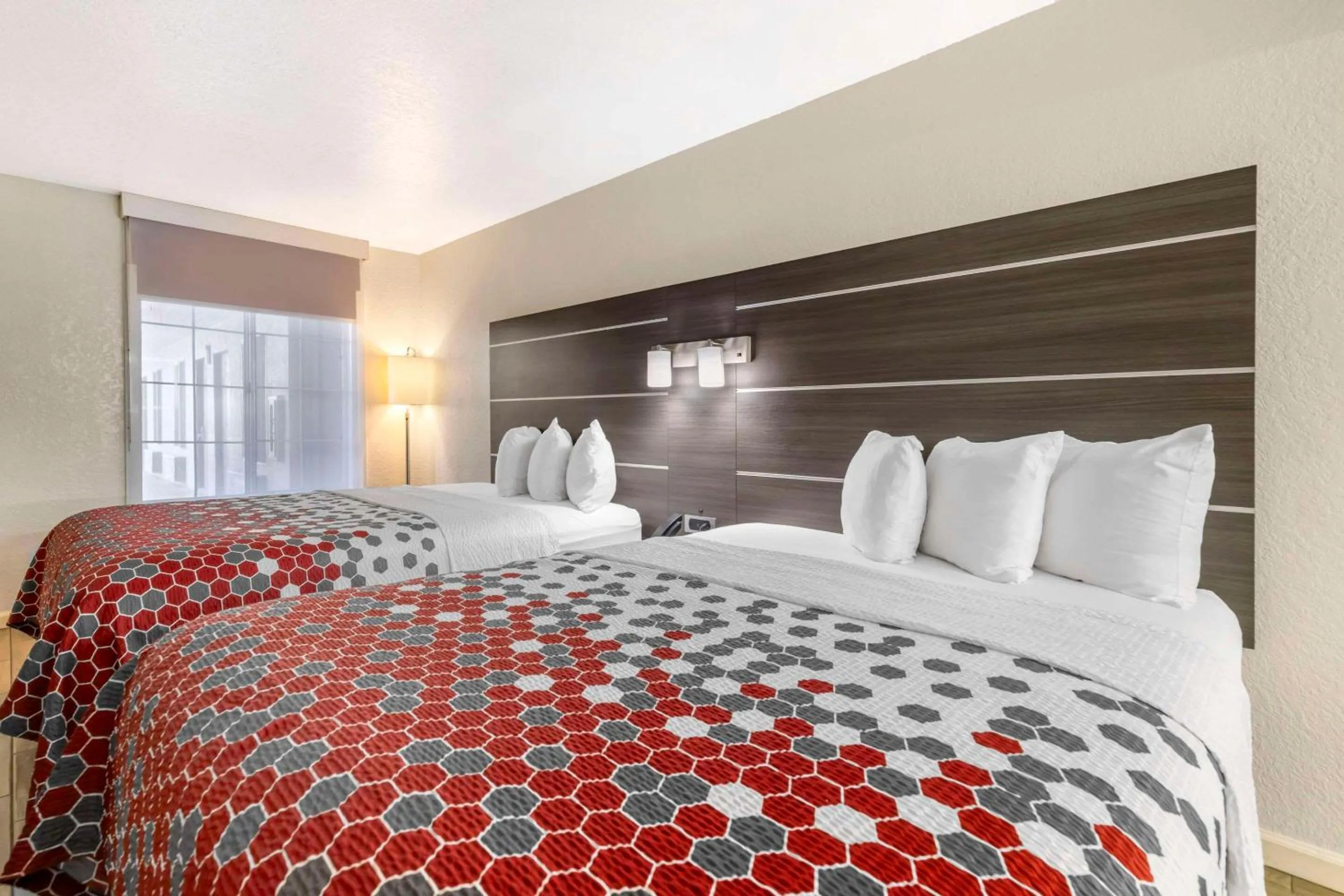 Bedroom, Bed in Econo Lodge Inn & Suites Near Lackland AFB