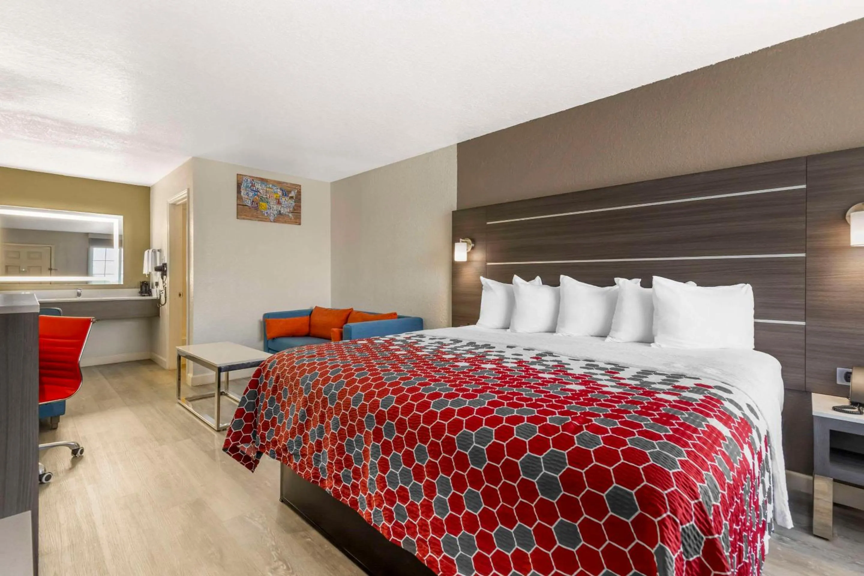 Bedroom, Bed in Econo Lodge Inn & Suites Near Lackland AFB