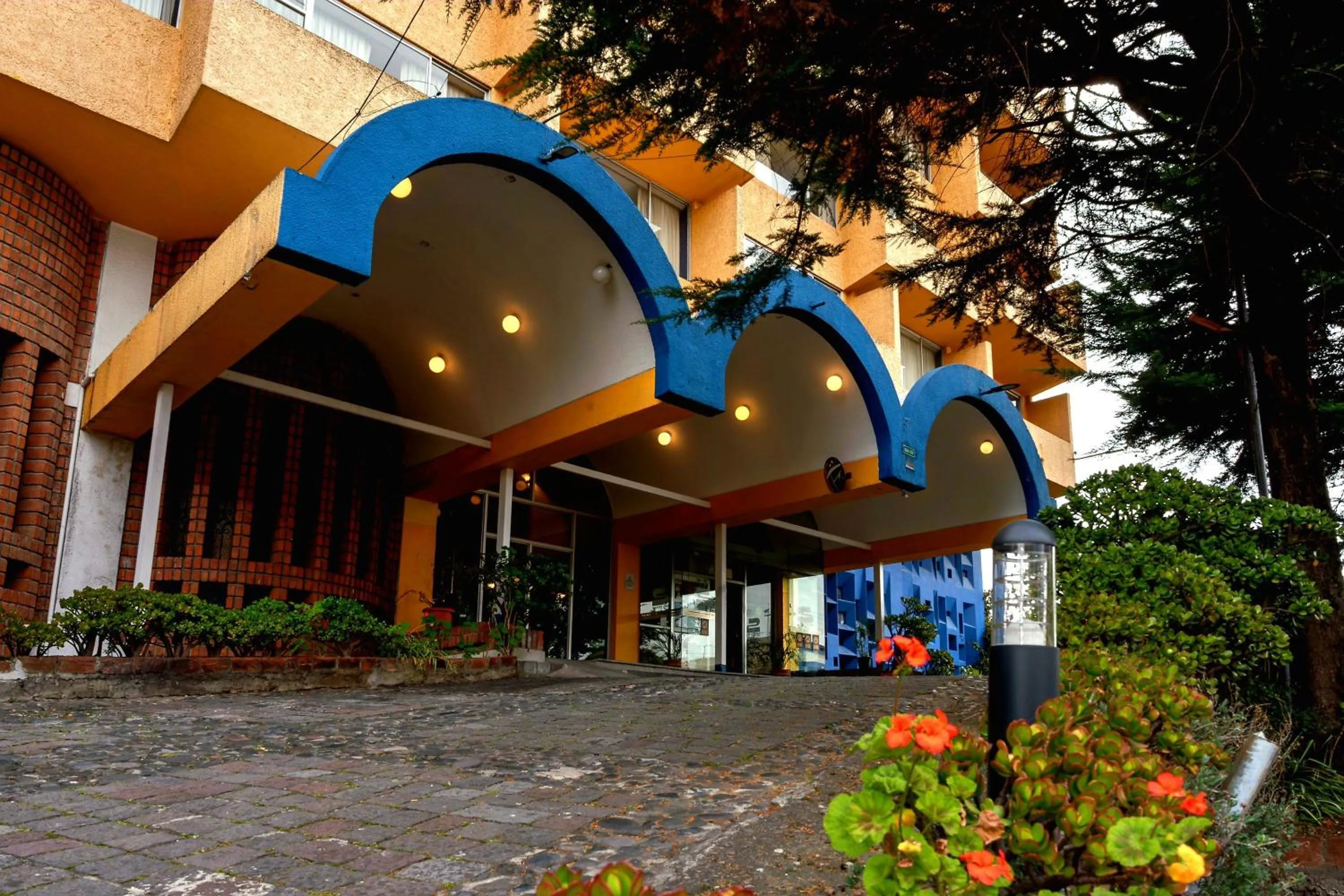 Hotel Savoy Inn
