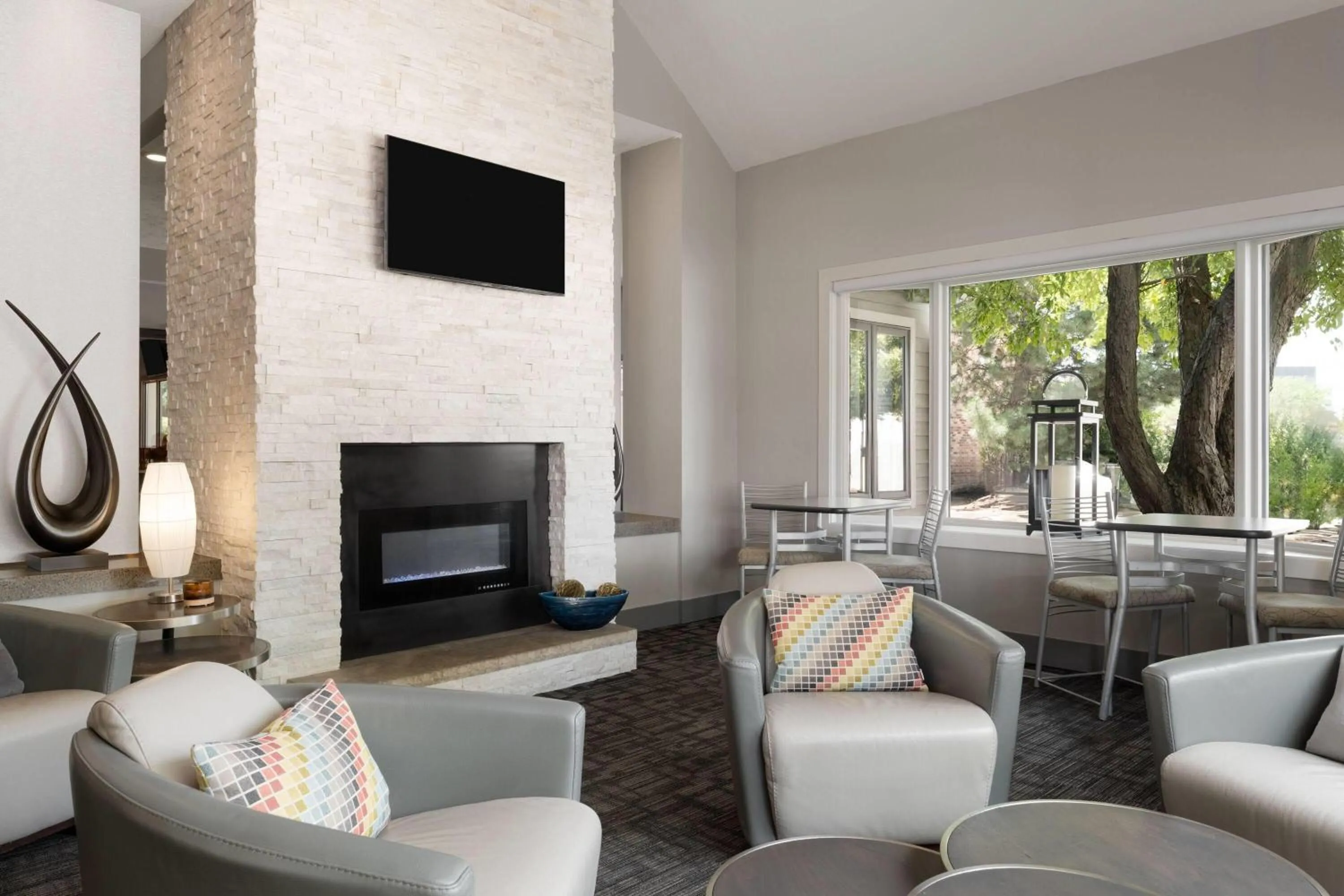 Lobby or reception in Eastland Suites Hotel & Conference Ctr, Trademark by Wyndham