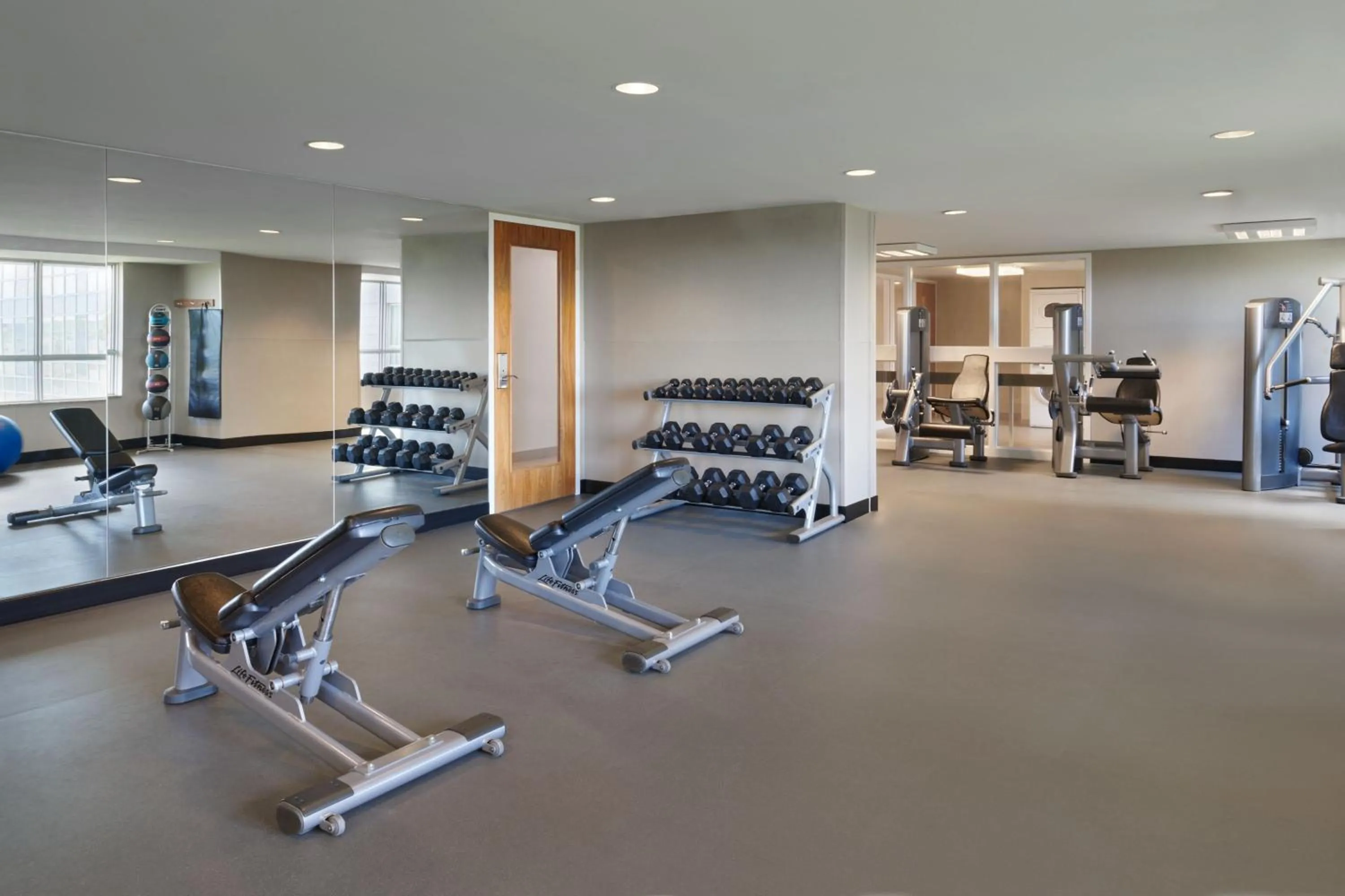 Fitness centre/facilities in Residence Inn by Marriott Calgary Airport