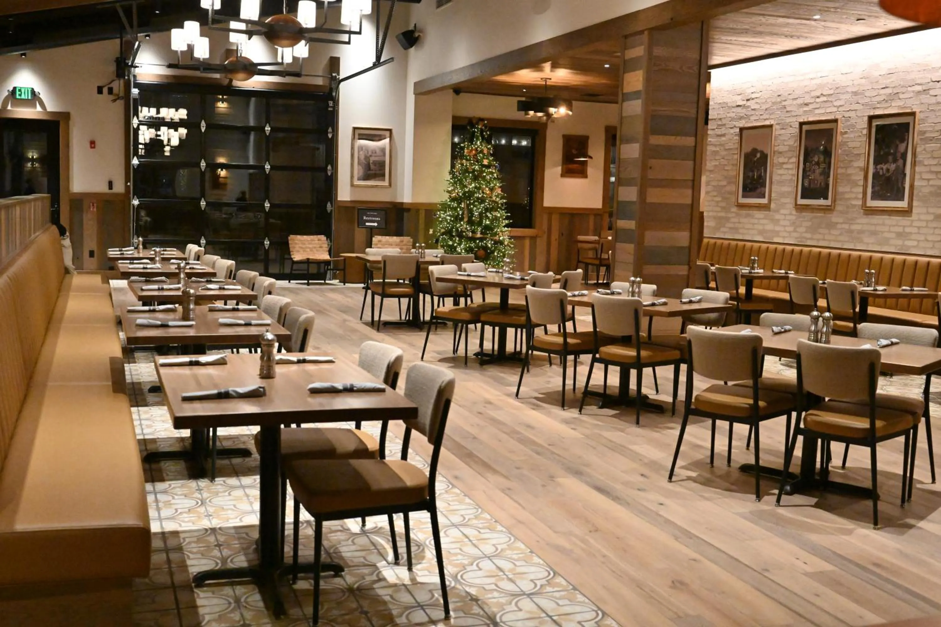 Restaurant/places to eat in The Wisconsin Hotel & Conference Center