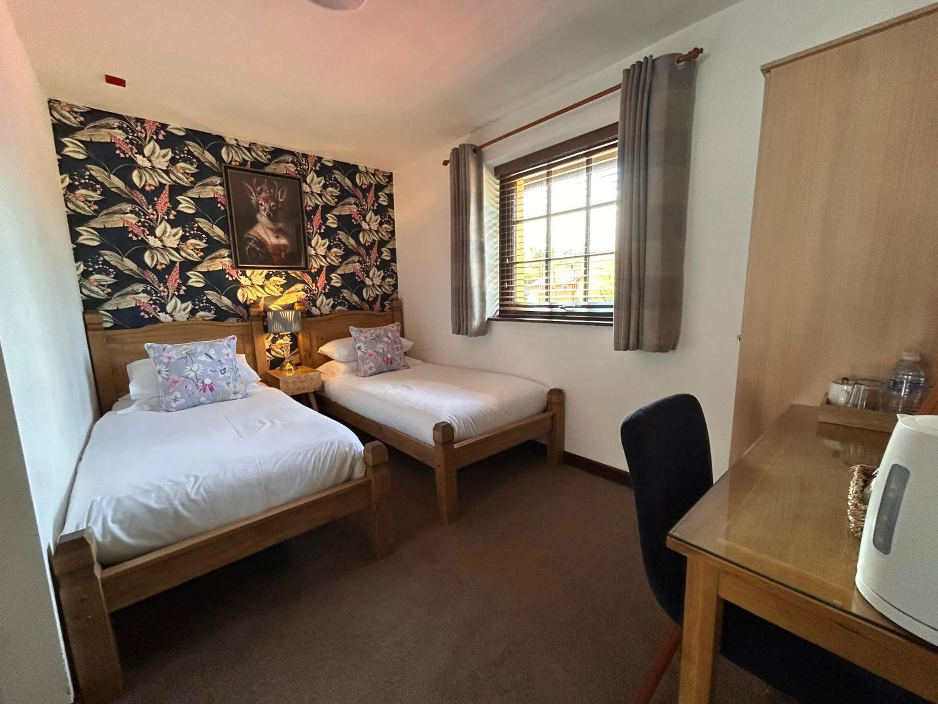 Twin Room in Castle Inn