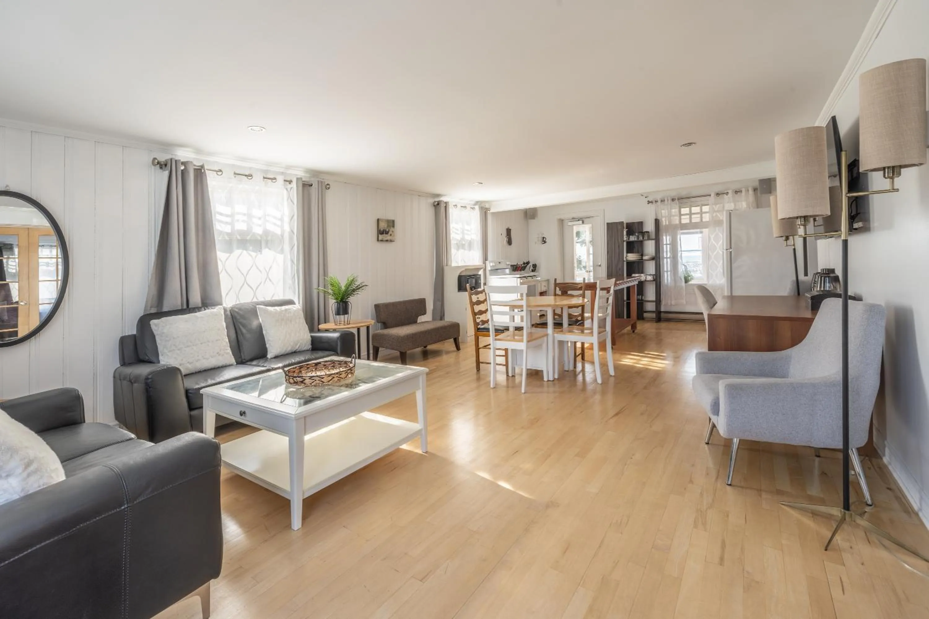 Seating area in Le Gaspesiana