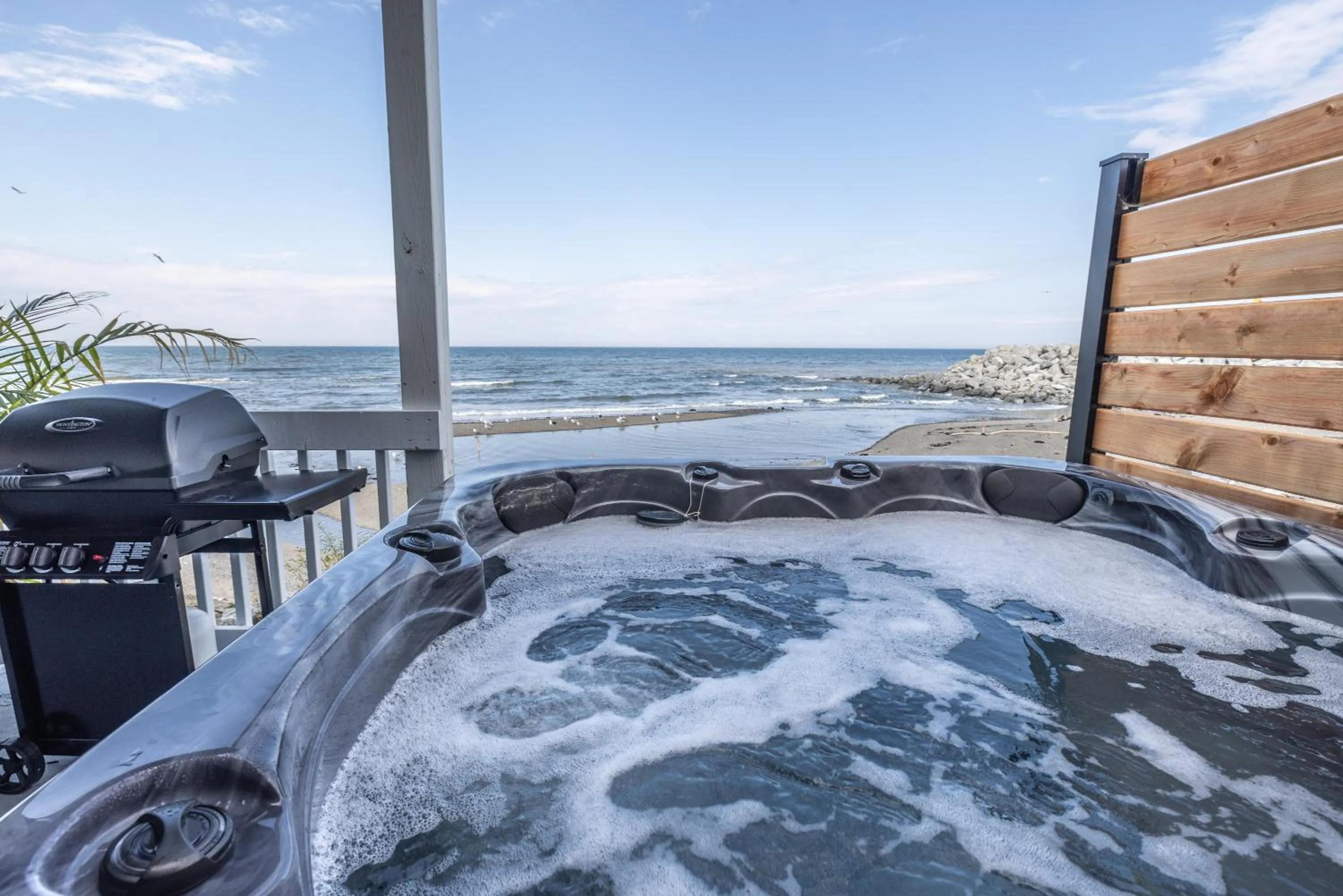 Patio, Bed in Le Gaspesiana